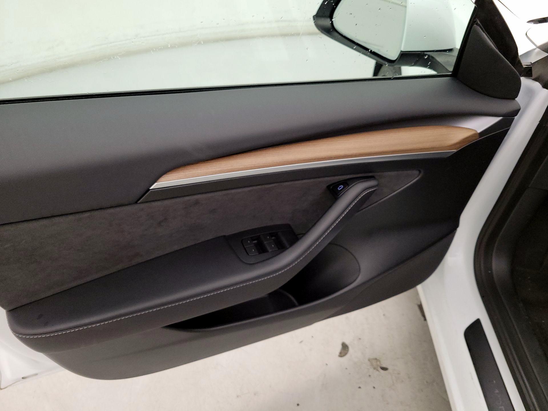 Thumbnail: 2023 Tesla Model 3 - 12