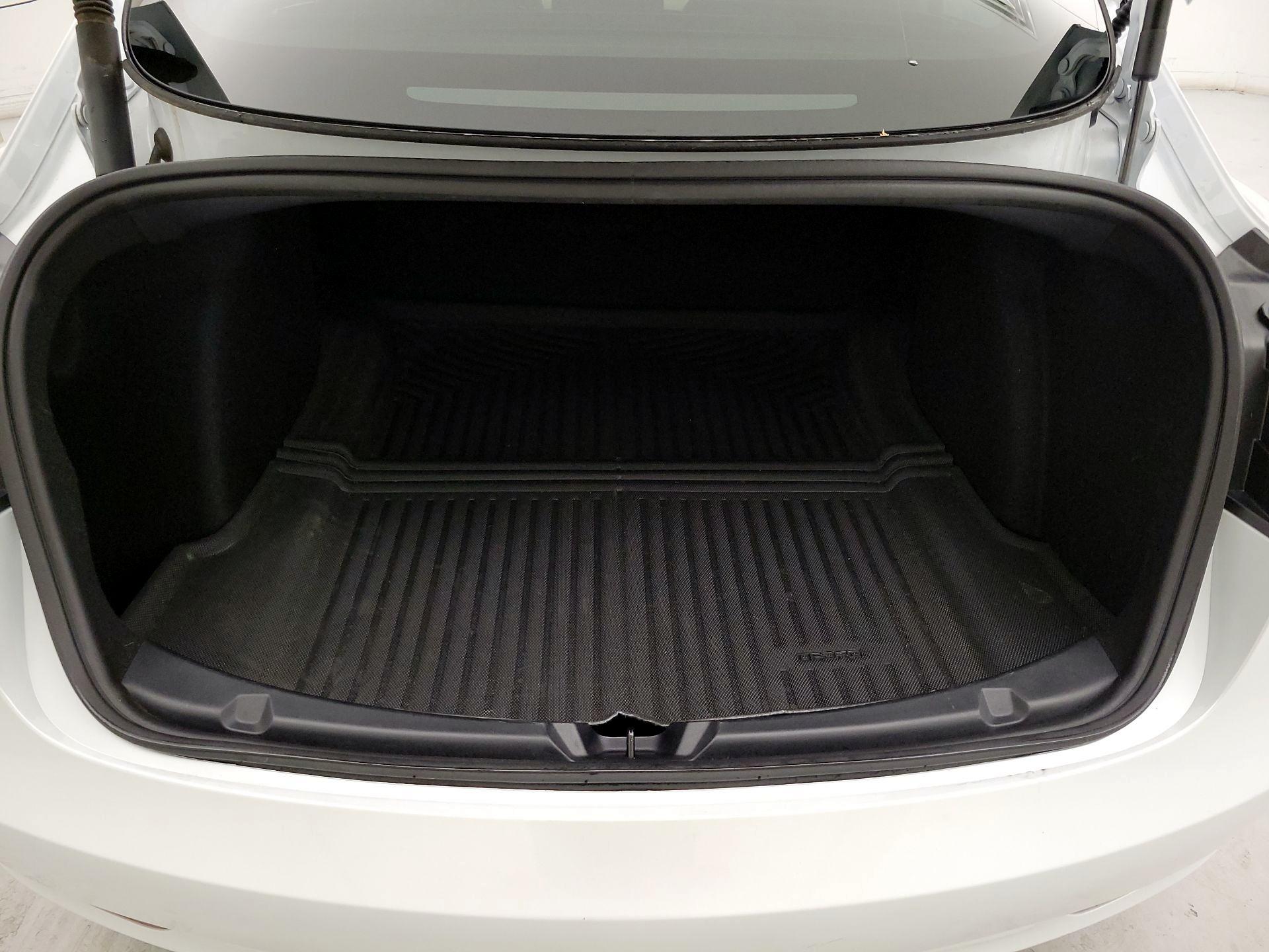 Thumbnail: 2023 Tesla Model 3 - 19