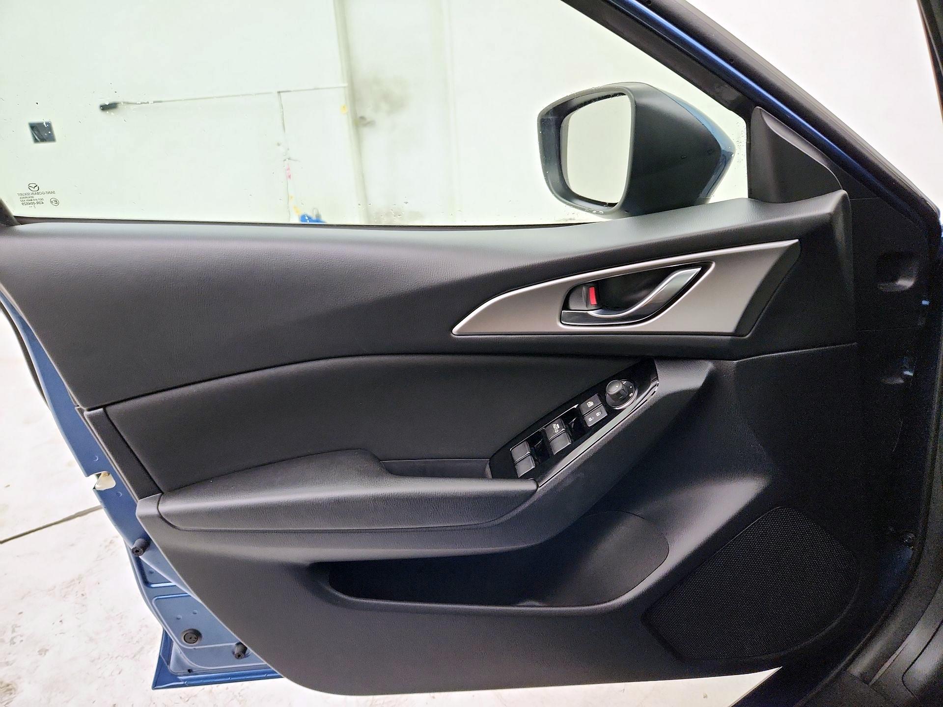 Thumbnail: 2018 Mazda Mazda3 - 12
