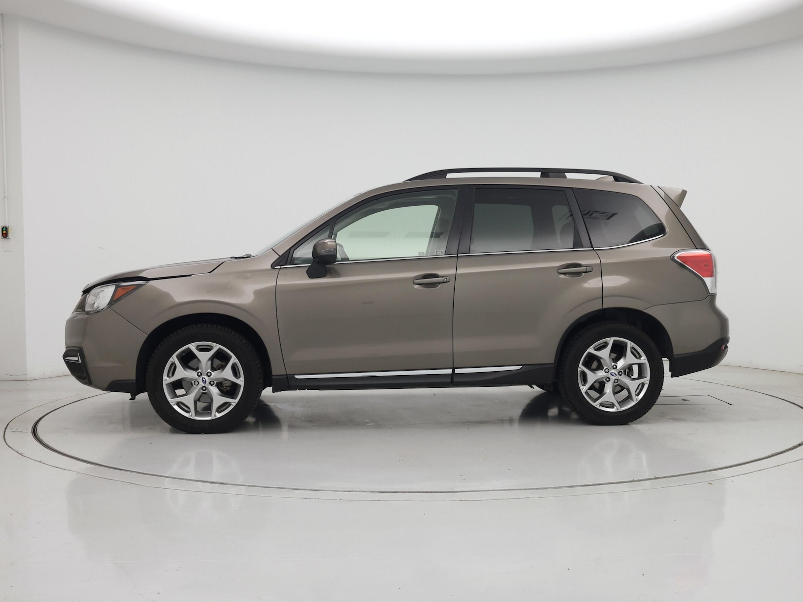 2017 Subaru Forester Touring - Photo 4