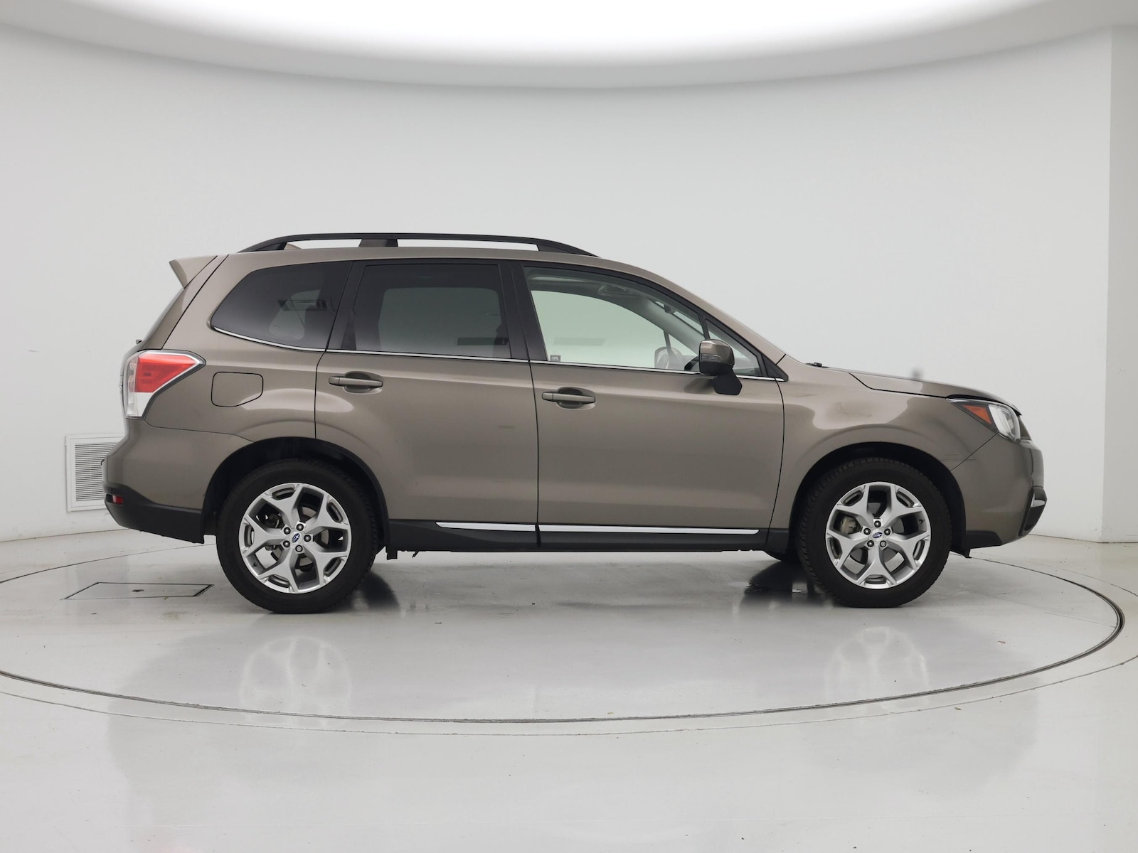2017 Subaru Forester Touring - Photo 8