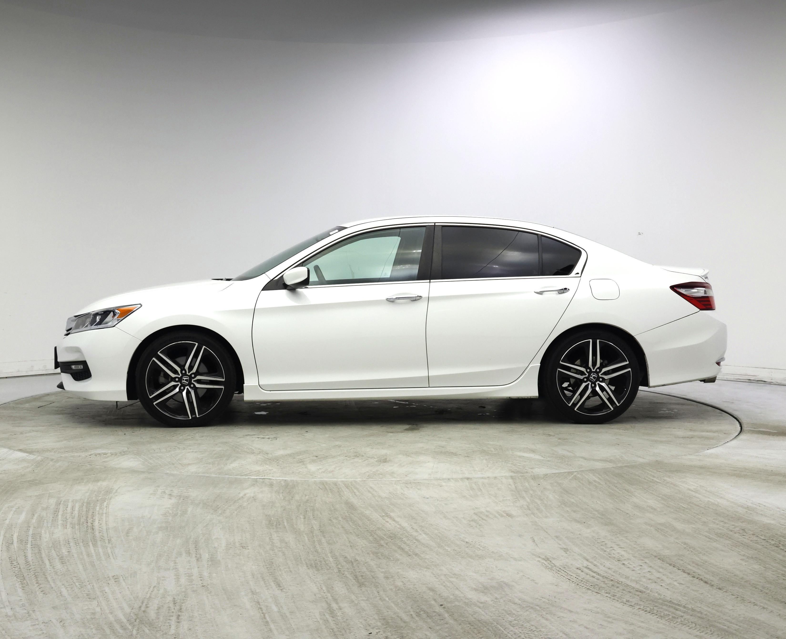Thumbnail: 2017 Honda Accord - 3