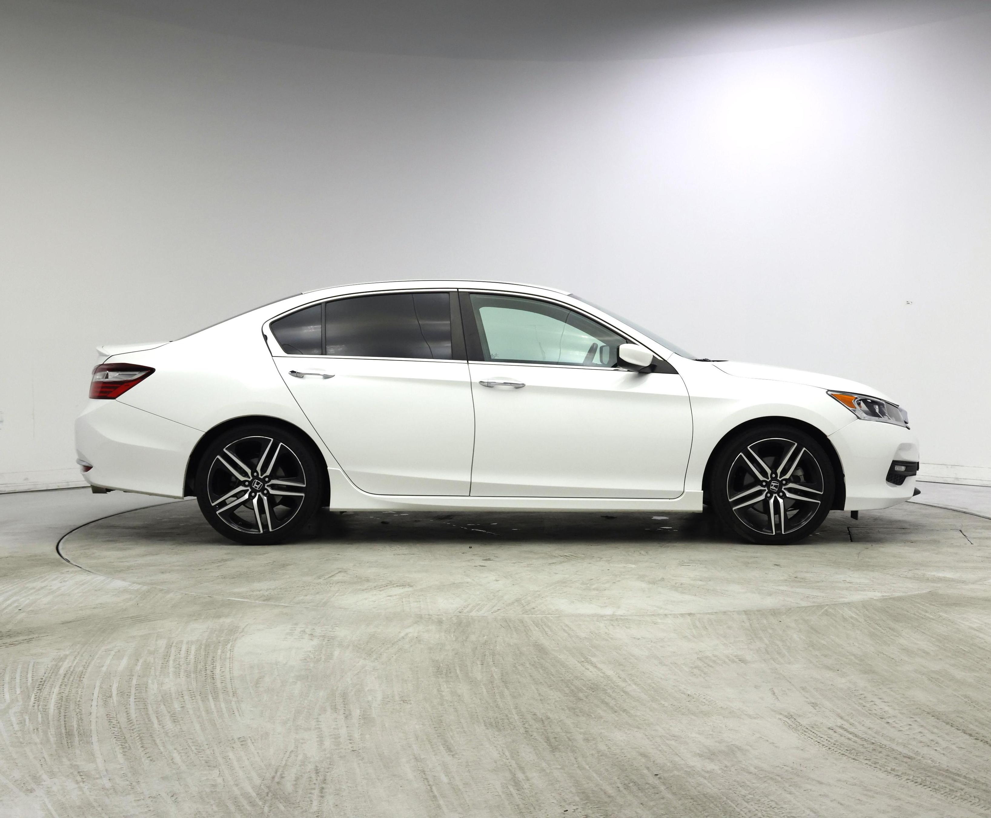 Thumbnail: 2017 Honda Accord - 7