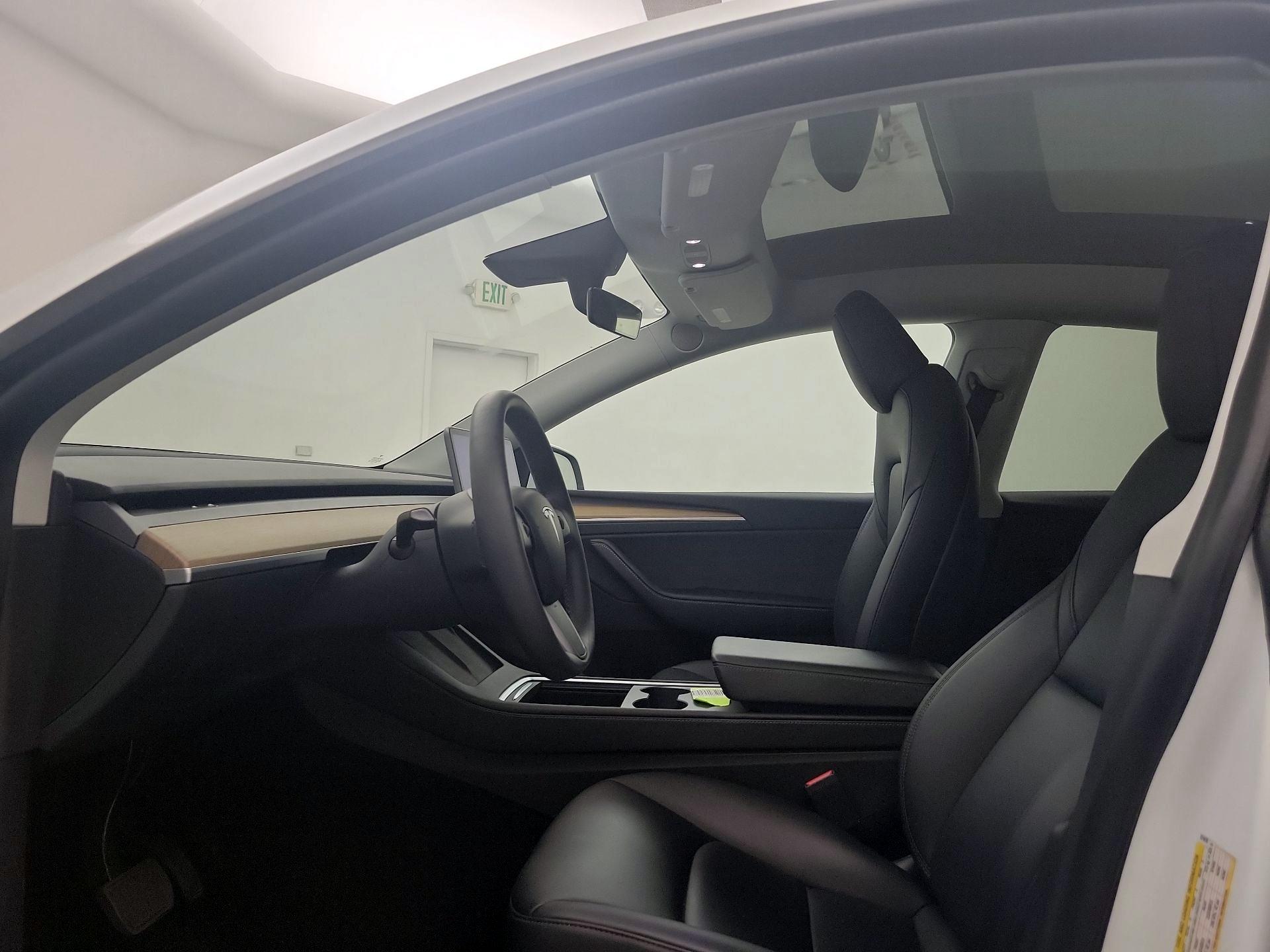 Thumbnail: 2023 Tesla Model Y - 19
