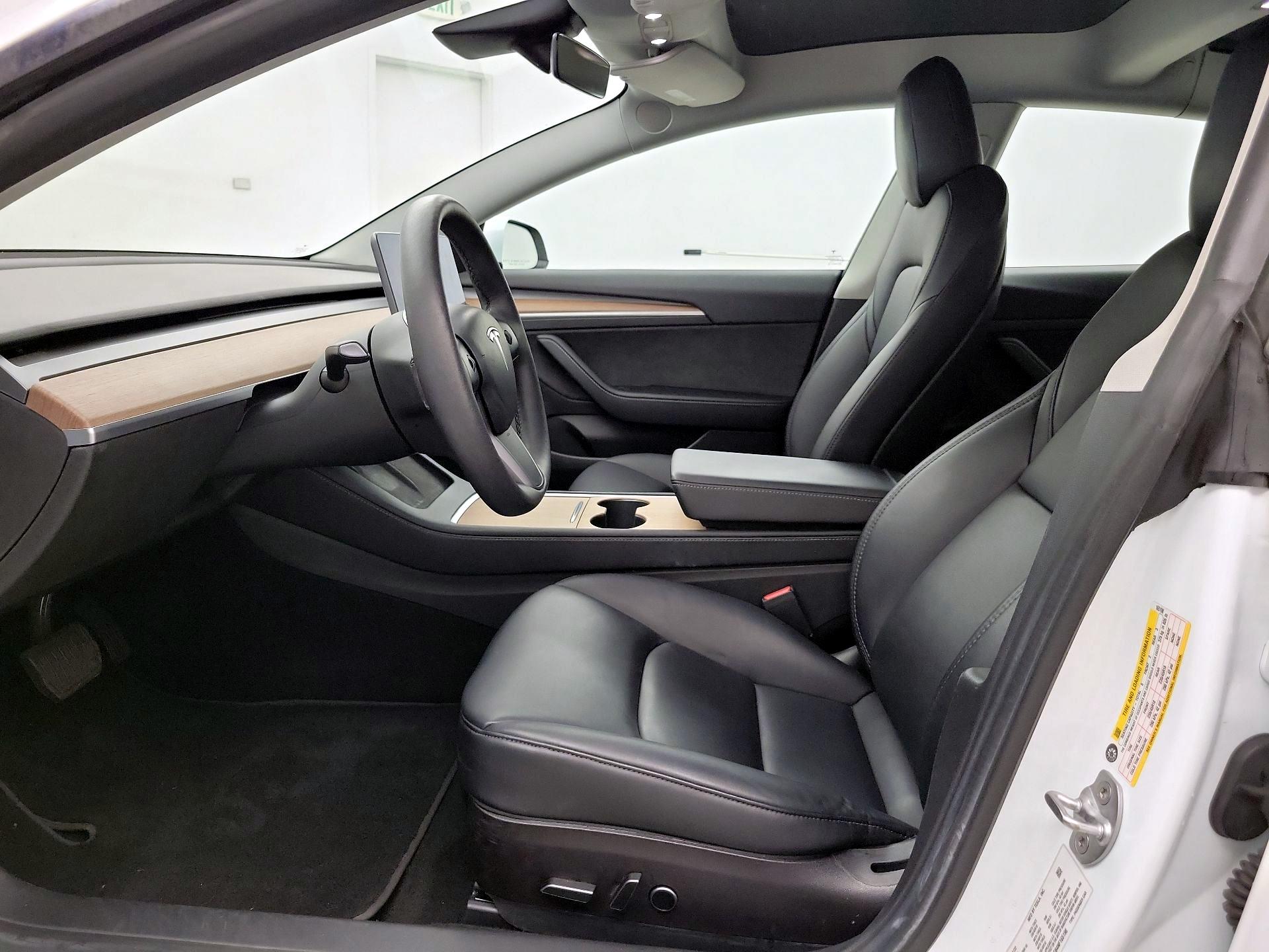 Thumbnail: 2022 Tesla Model 3 - 11