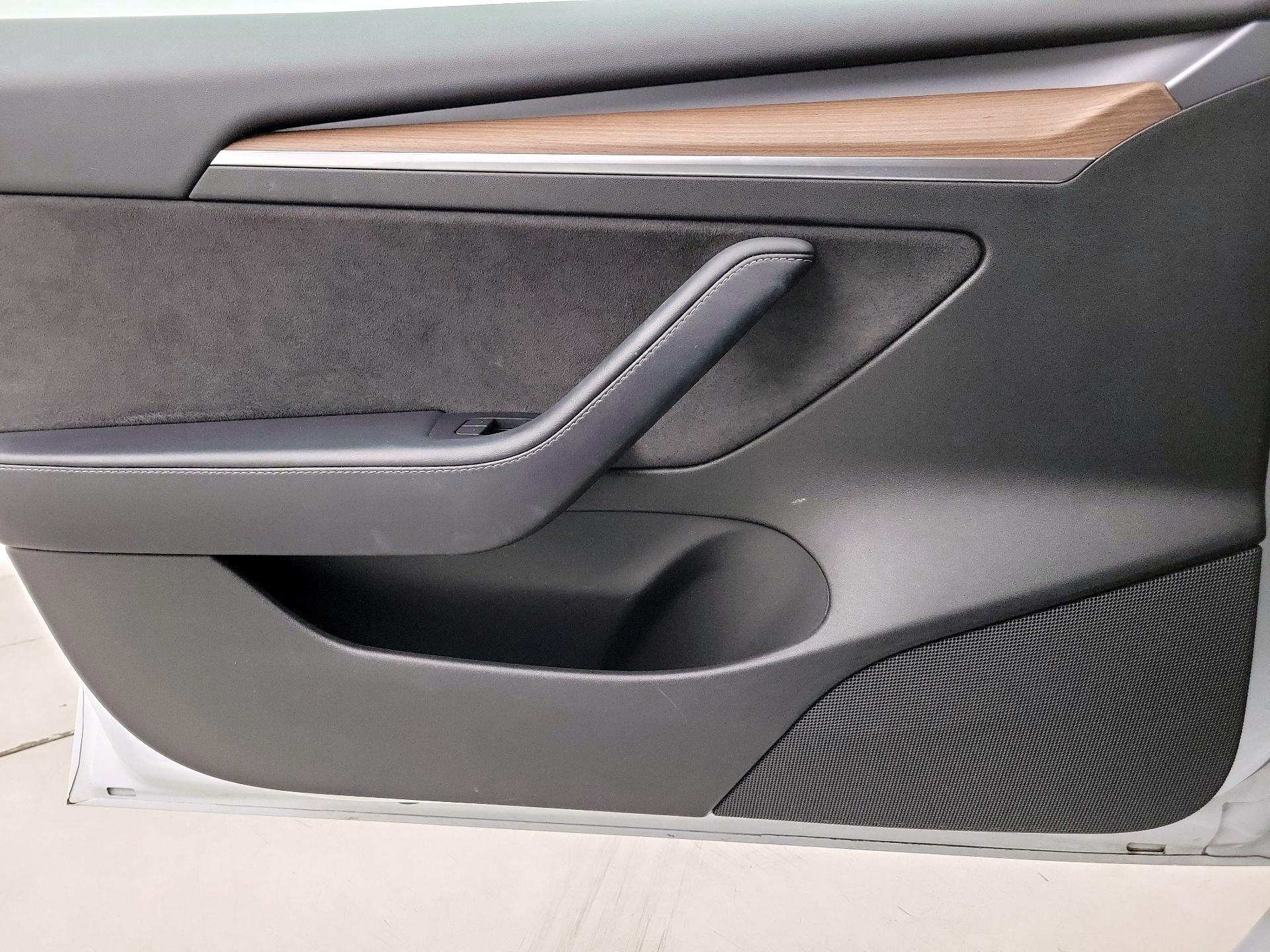 Thumbnail: 2022 Tesla Model 3 - 12
