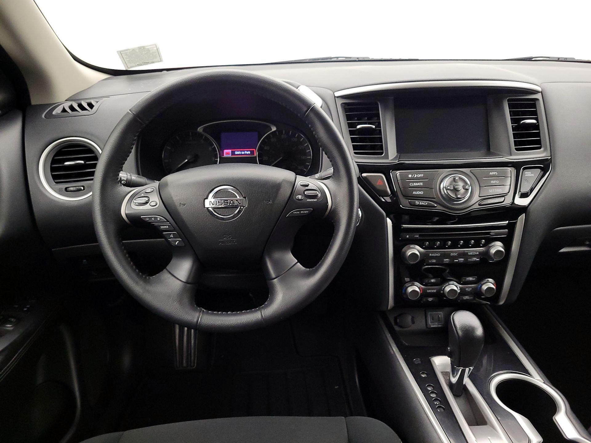 Thumbnail: 2020 Nissan Pathfinder - 10