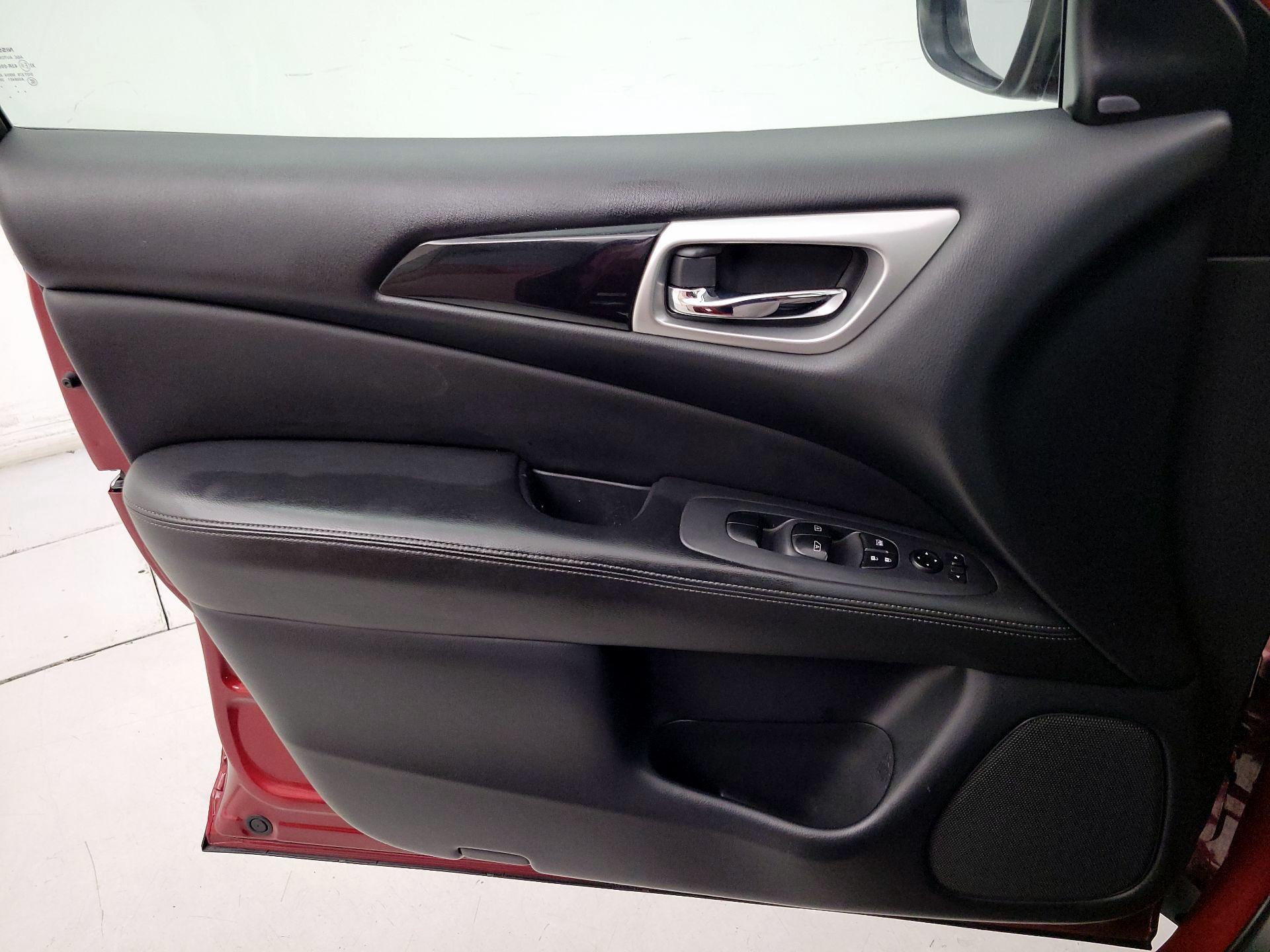 Thumbnail: 2020 Nissan Pathfinder - 12