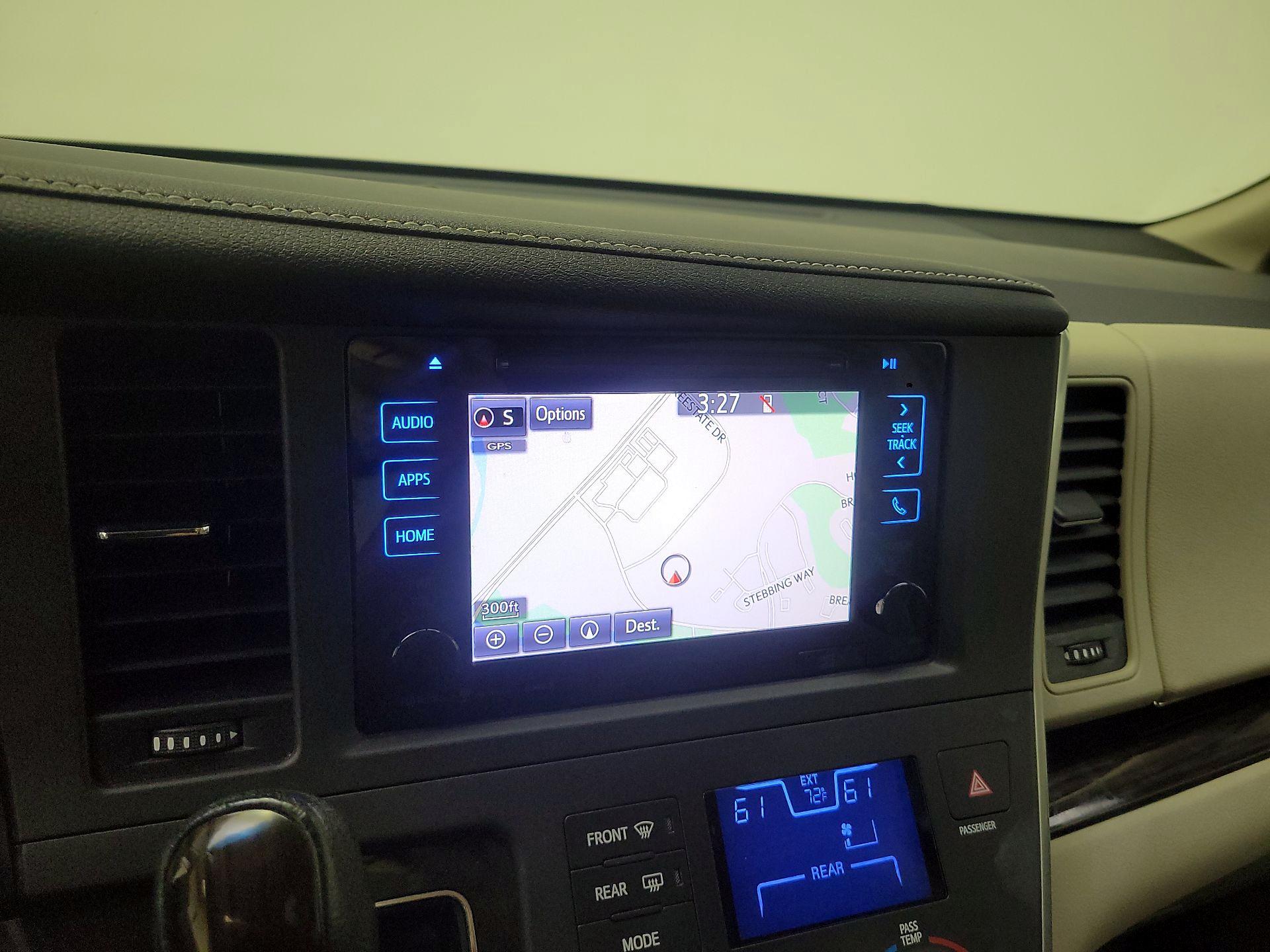 Thumbnail: 2017 Toyota Sienna - 14