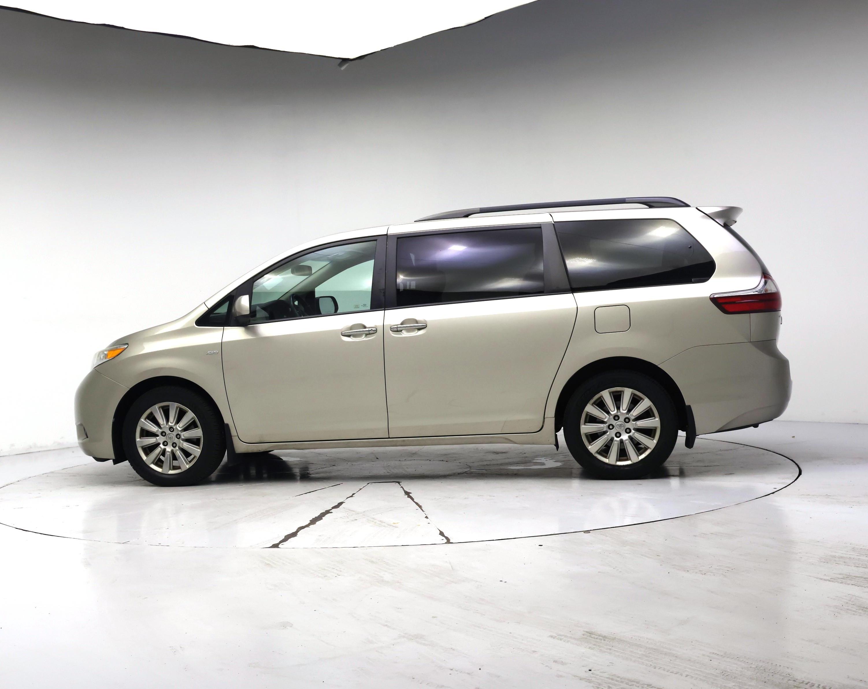 Thumbnail: 2017 Toyota Sienna - 3