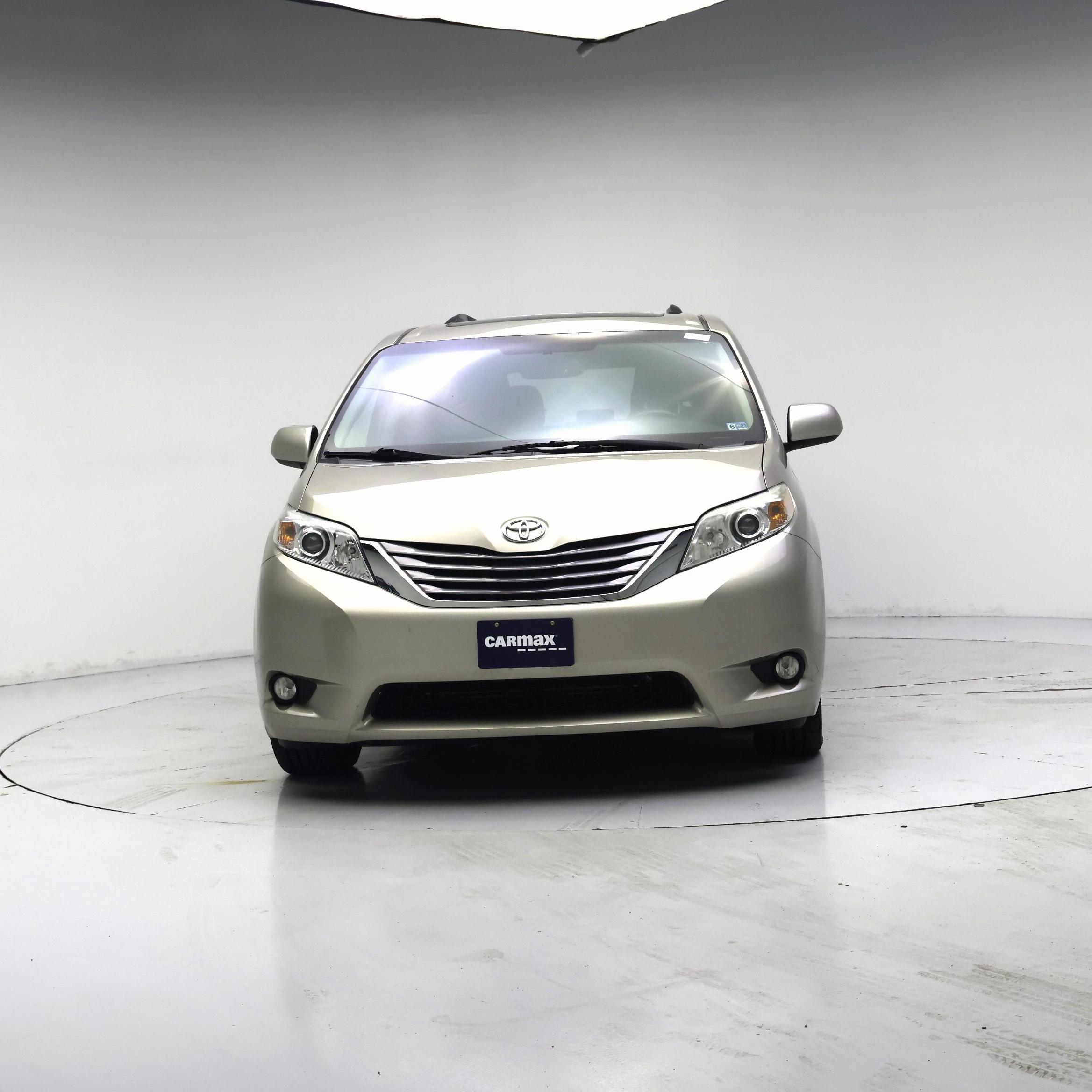 Thumbnail: 2017 Toyota Sienna - 5