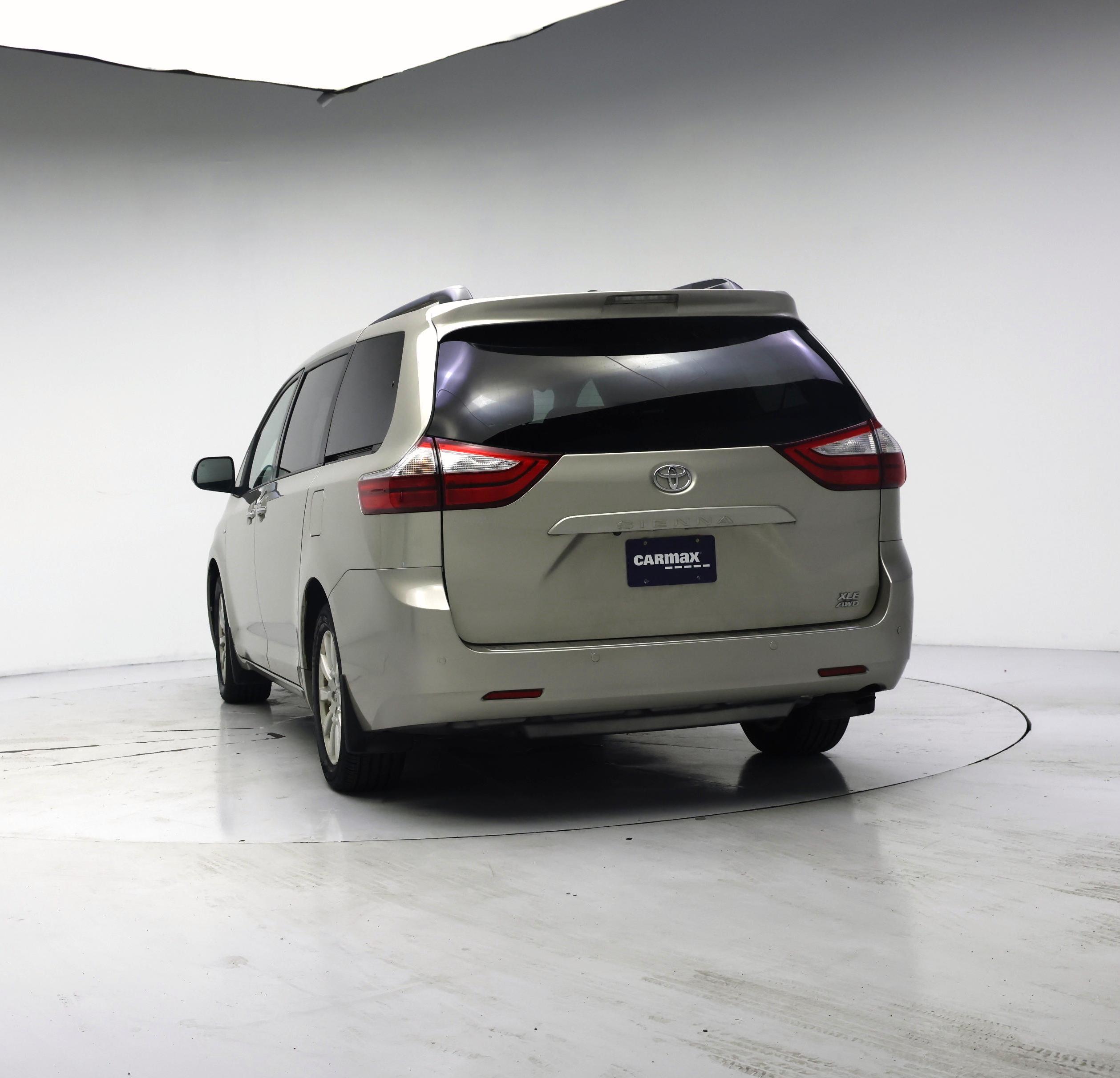 Thumbnail: 2017 Toyota Sienna - 6
