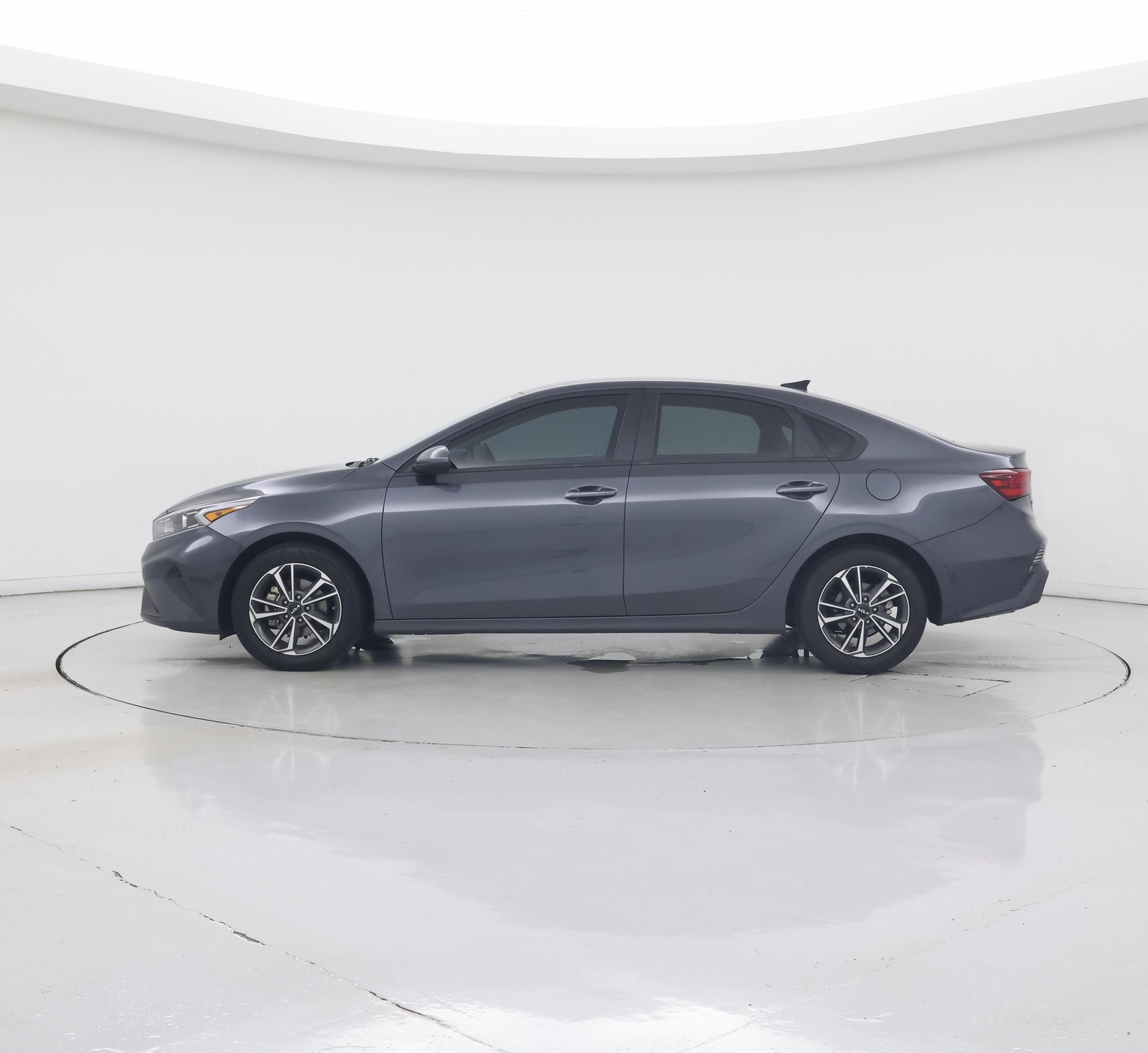 Thumbnail: 2023 Kia Forte - 3