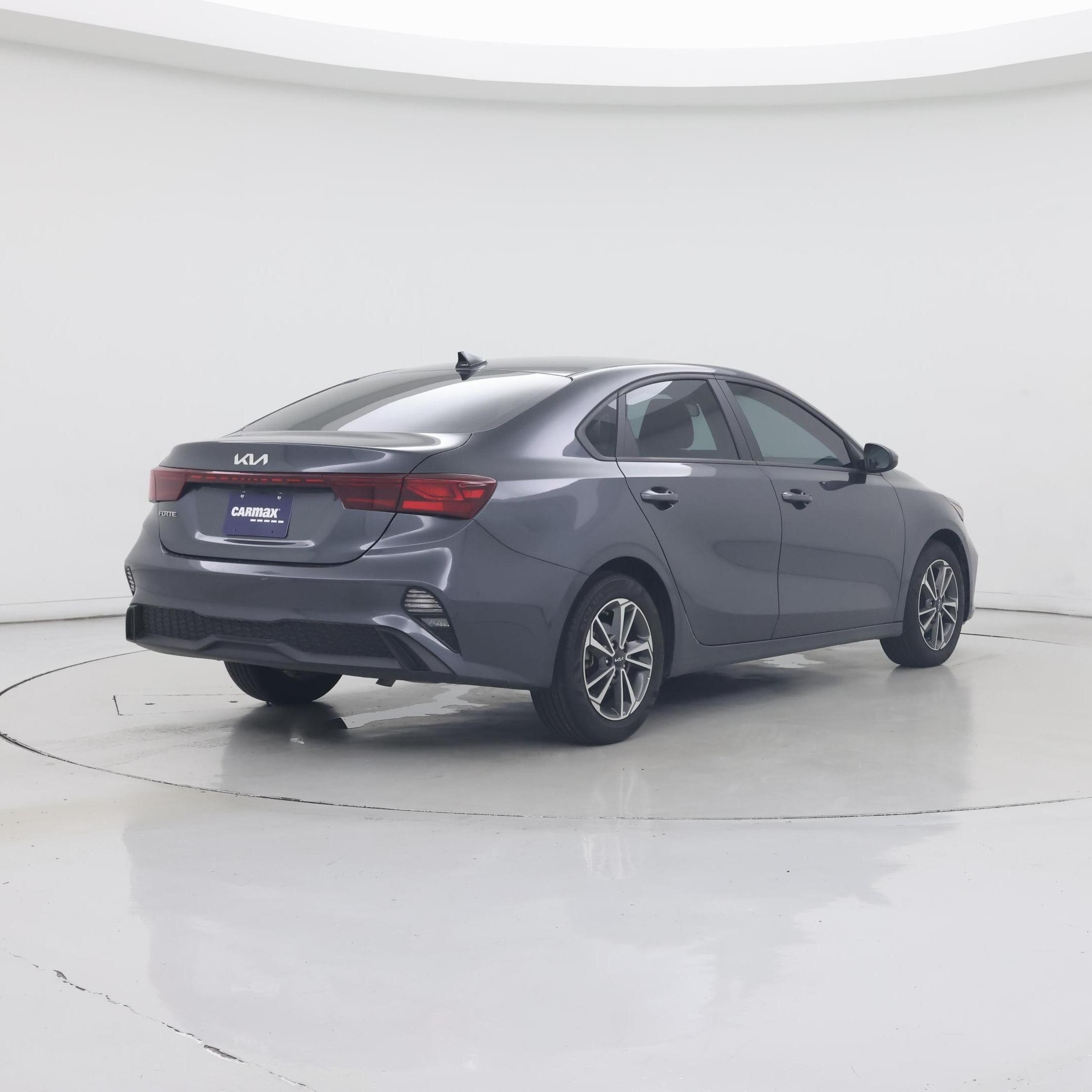 Thumbnail: 2023 Kia Forte - 8