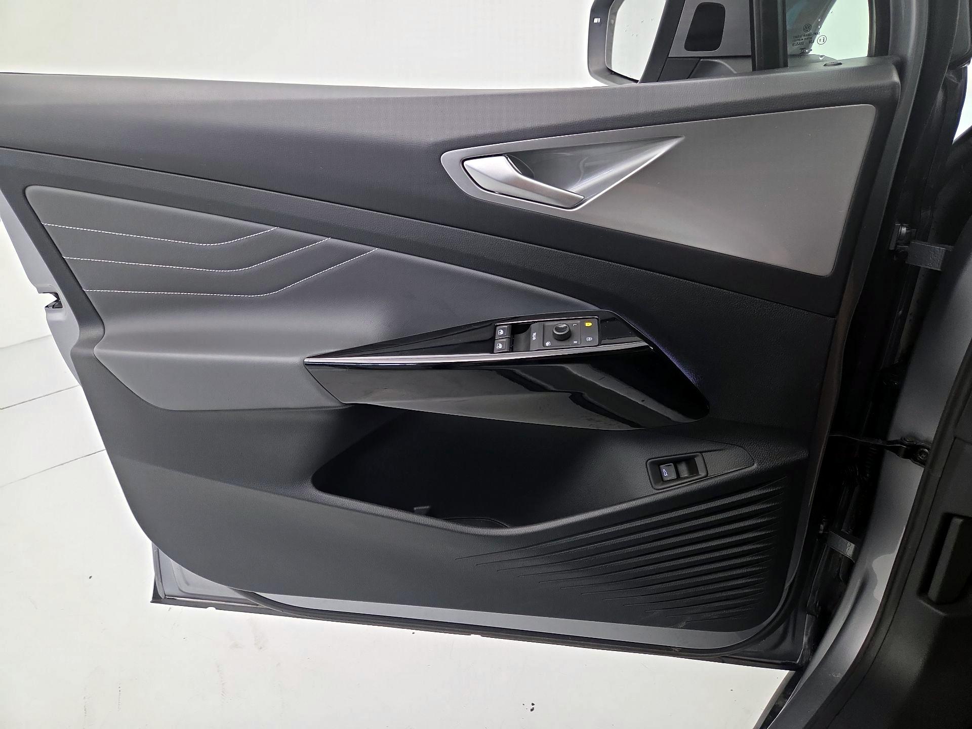 Thumbnail: 2023 Volkswagen ID.4 - 12