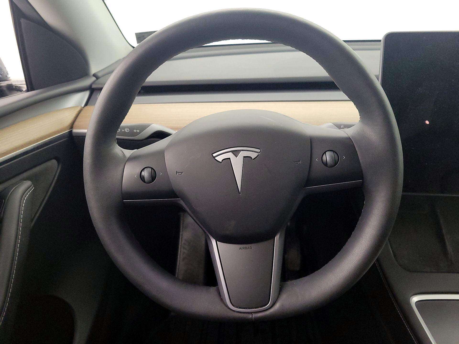 Thumbnail: 2023 Tesla Model Y - 10