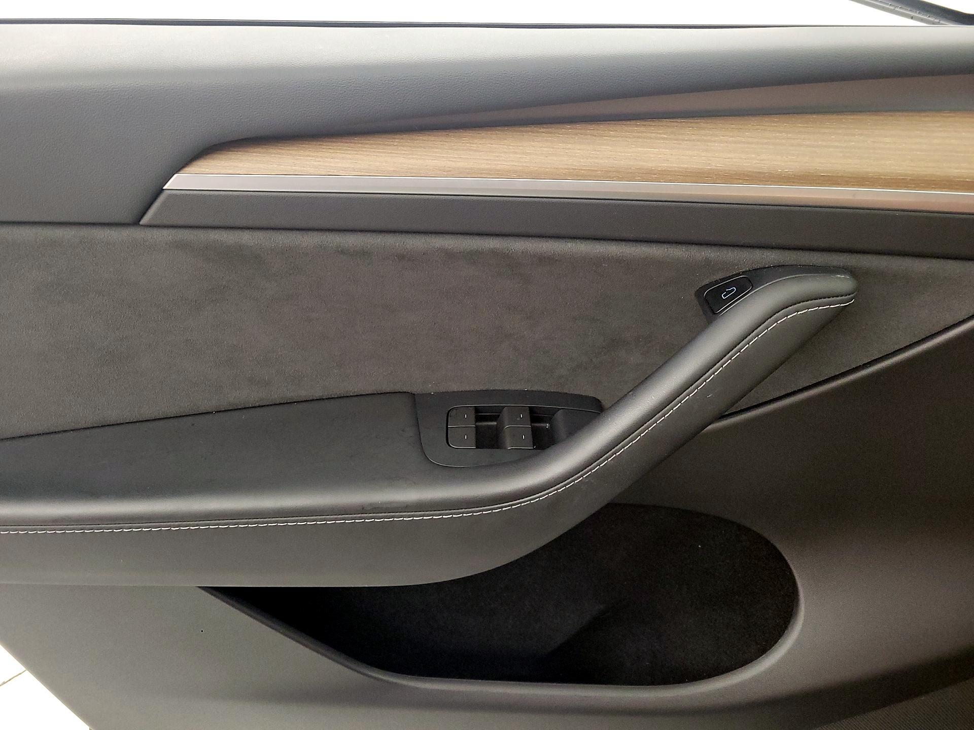 Thumbnail: 2023 Tesla Model Y - 12
