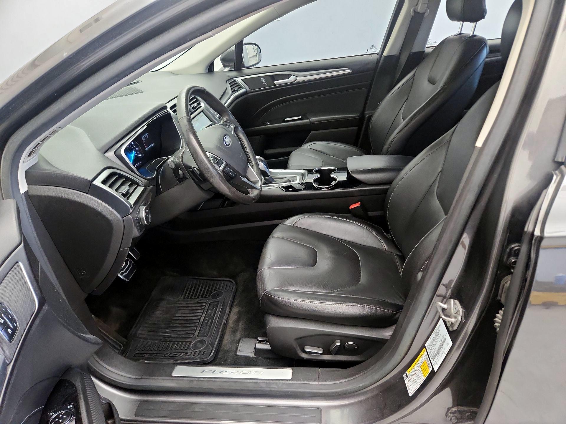 Thumbnail: 2016 Ford Fusion - 11