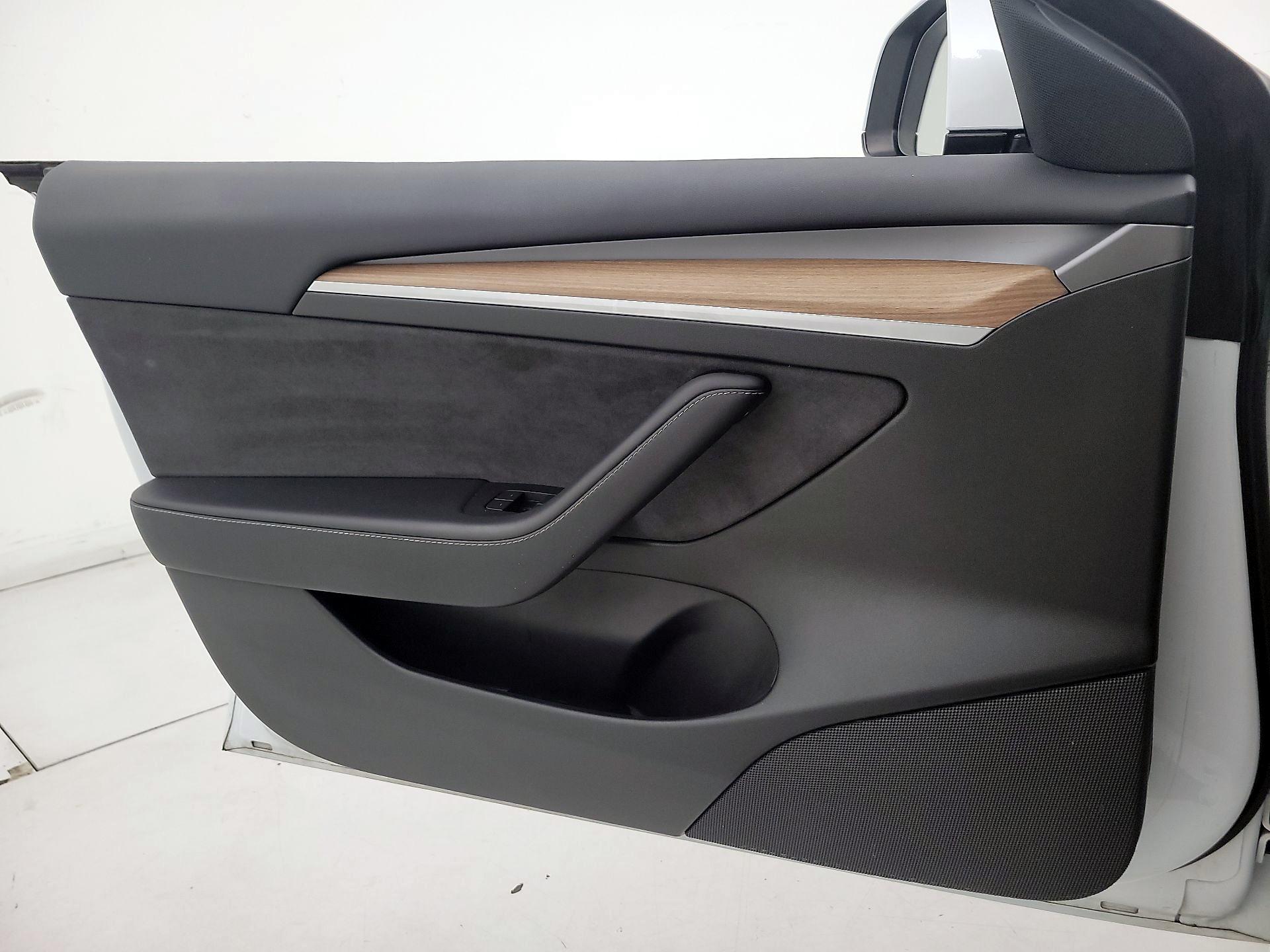 Thumbnail: 2023 Tesla Model 3 - 12