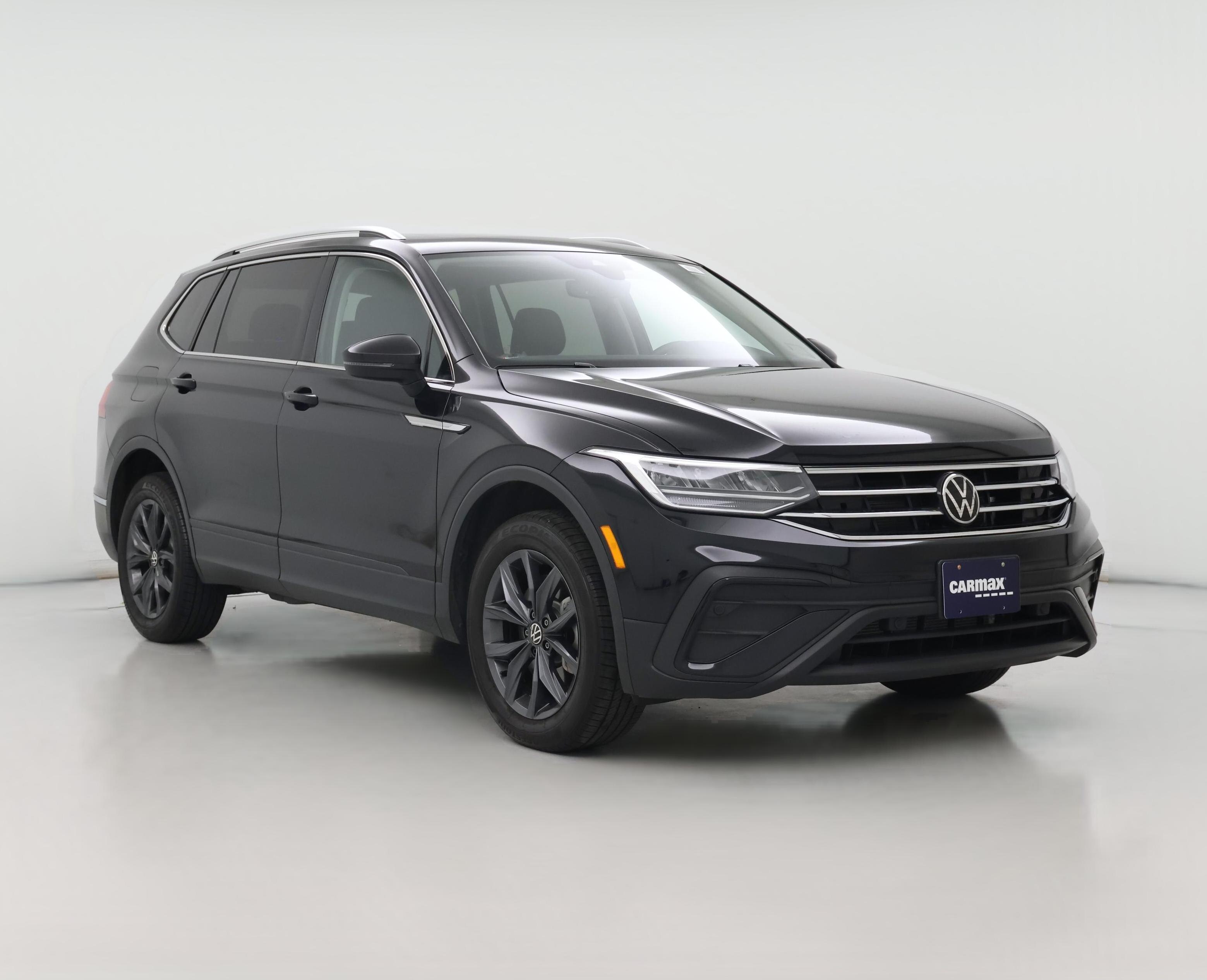 Thumbnail: 2022 Volkswagen Tiguan - 1