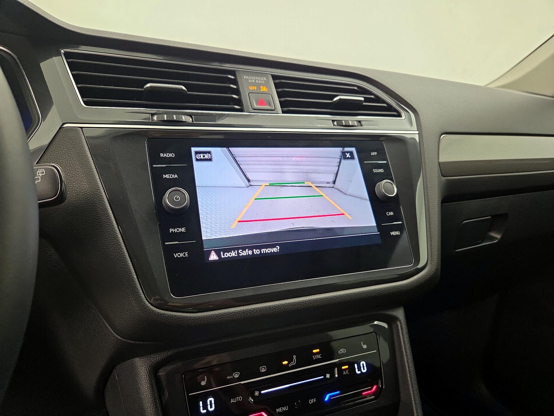 Thumbnail: 2022 Volkswagen Tiguan - 14
