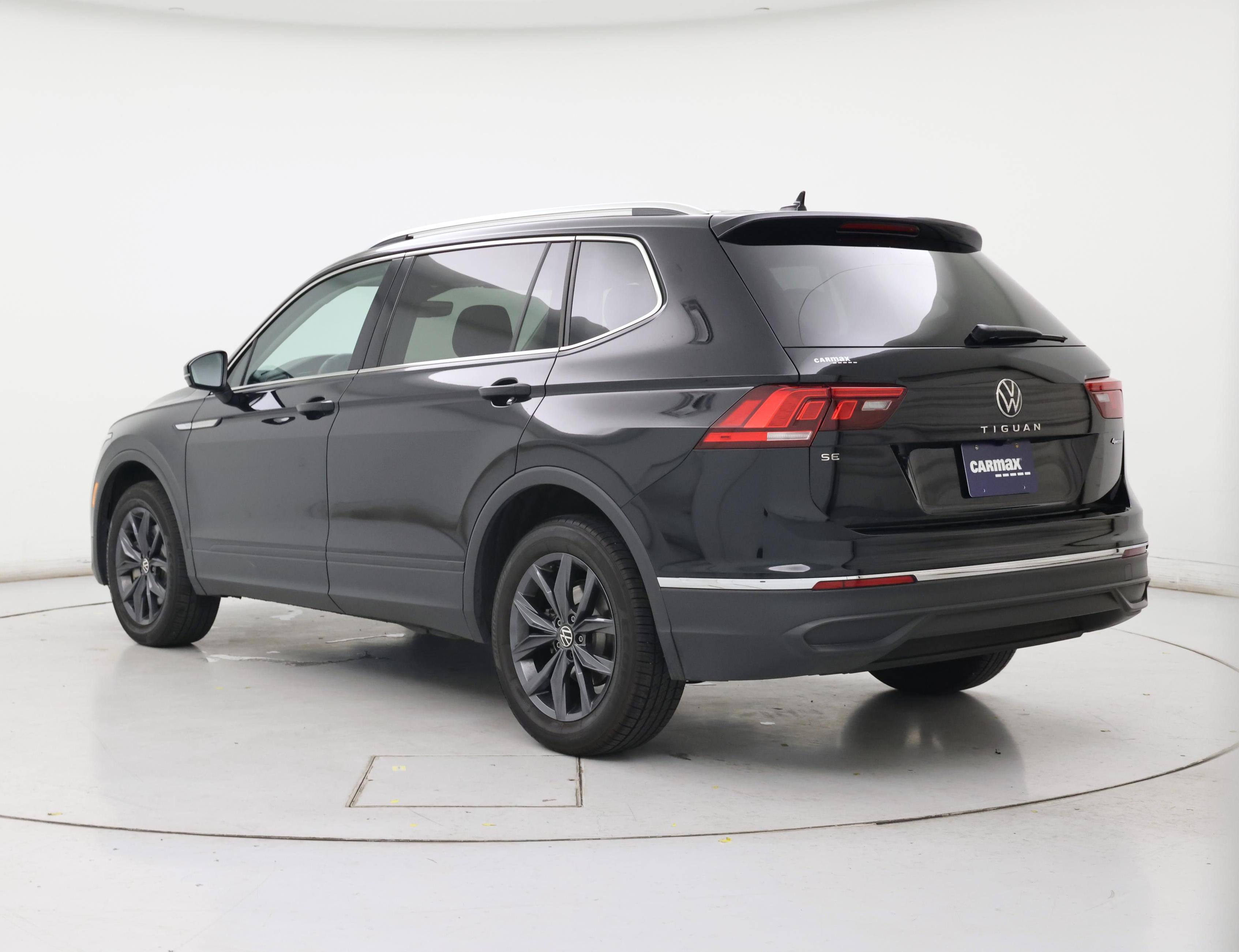 Thumbnail: 2022 Volkswagen Tiguan - 2