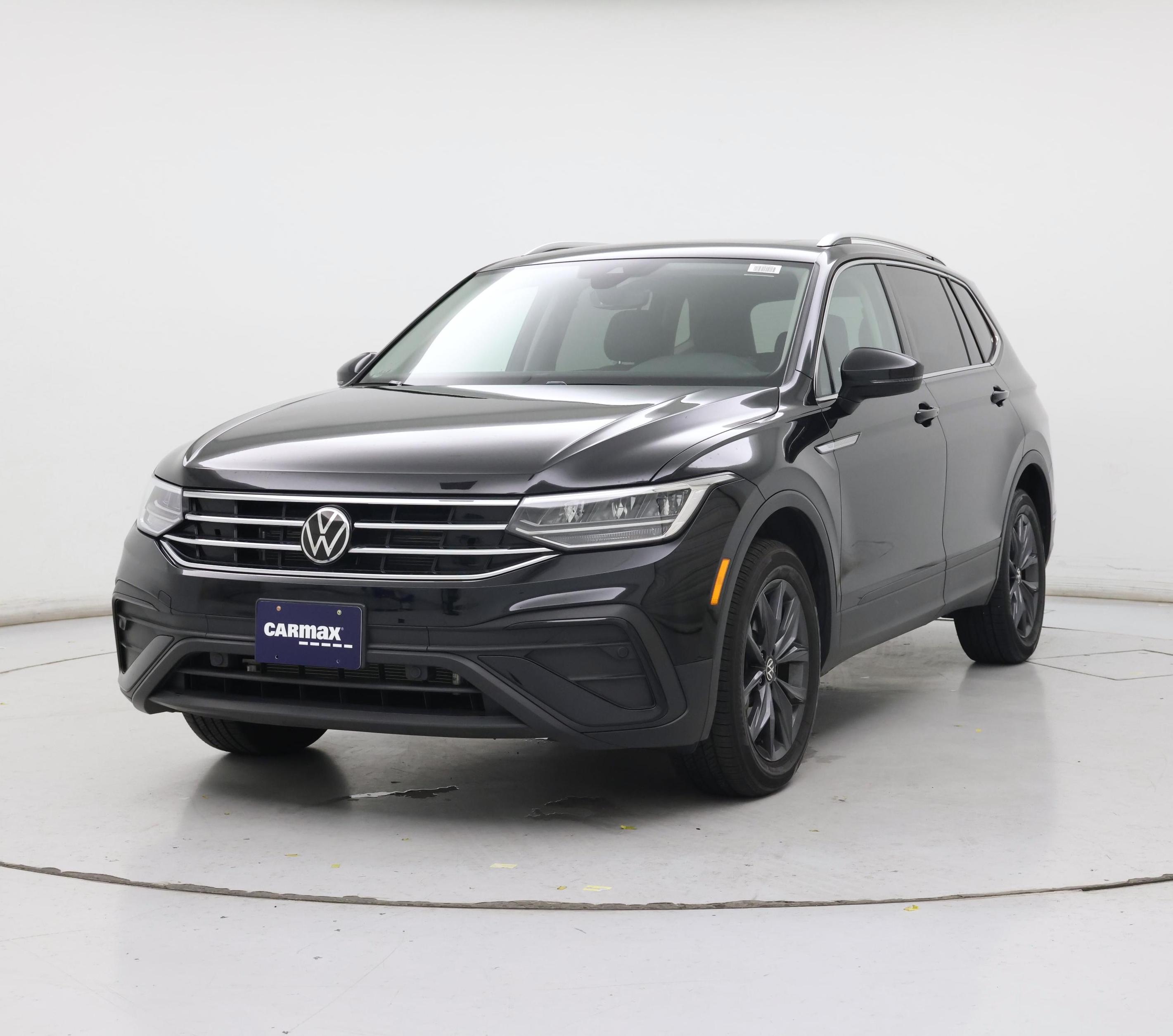 Thumbnail: 2022 Volkswagen Tiguan - 4
