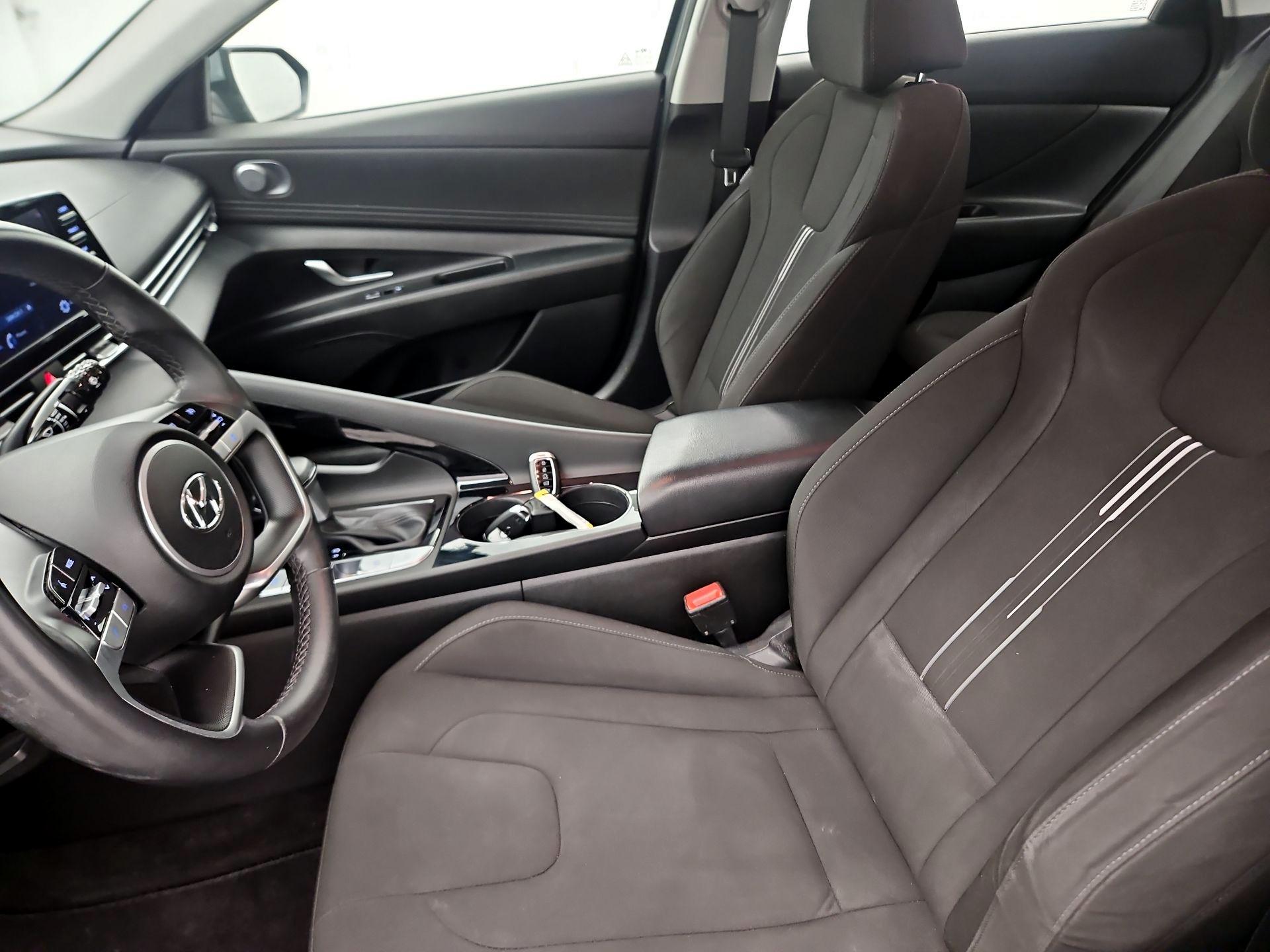 Thumbnail: 2021 Hyundai Elantra - 11