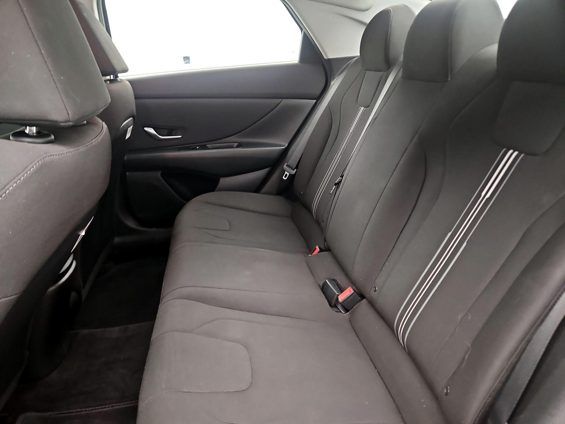 Thumbnail: 2021 Hyundai Elantra - 18