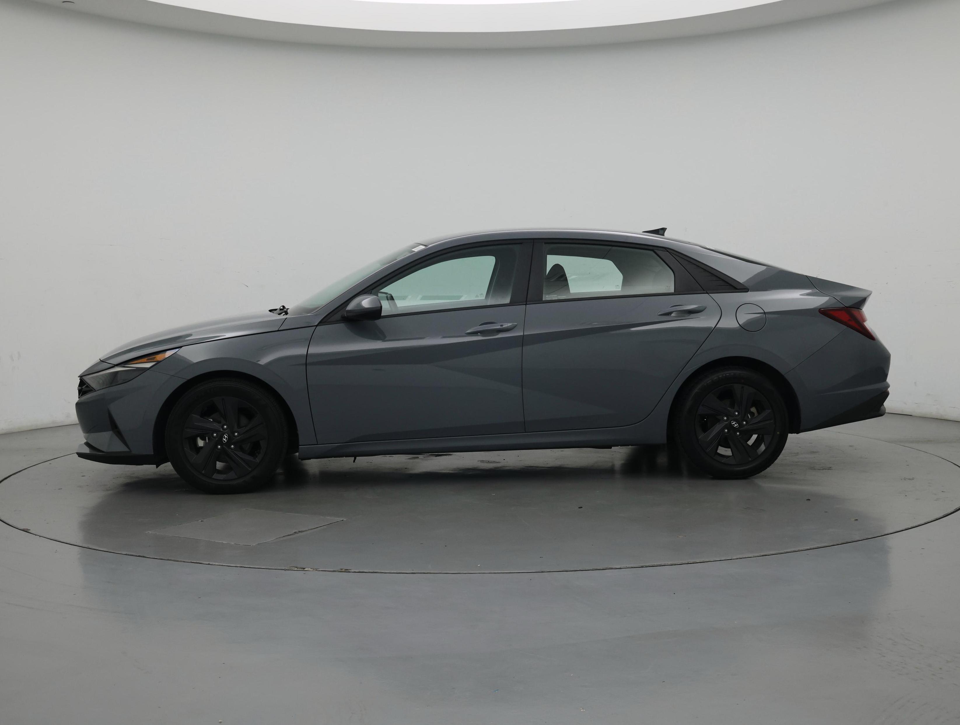 Thumbnail: 2021 Hyundai Elantra - 3