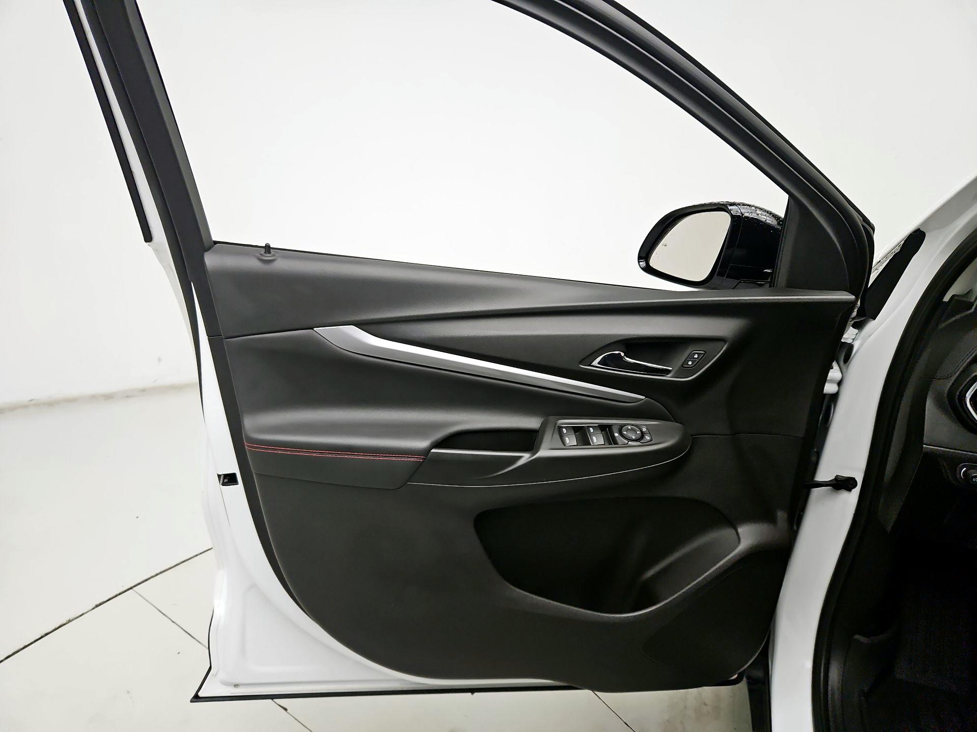 Thumbnail: 2023 Chevrolet Bolt EUV - 12