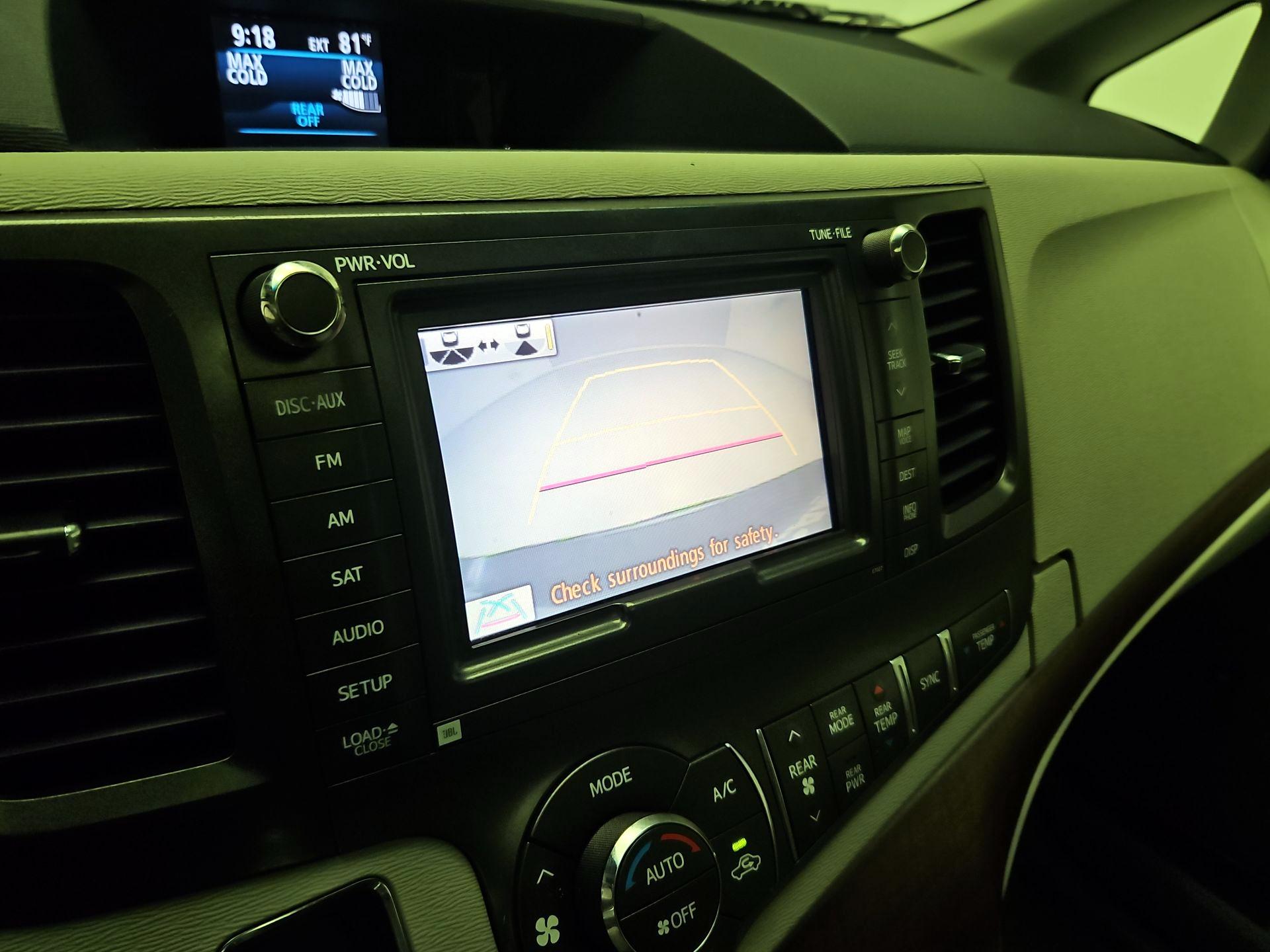 Thumbnail: 2014 Toyota Sienna - 15