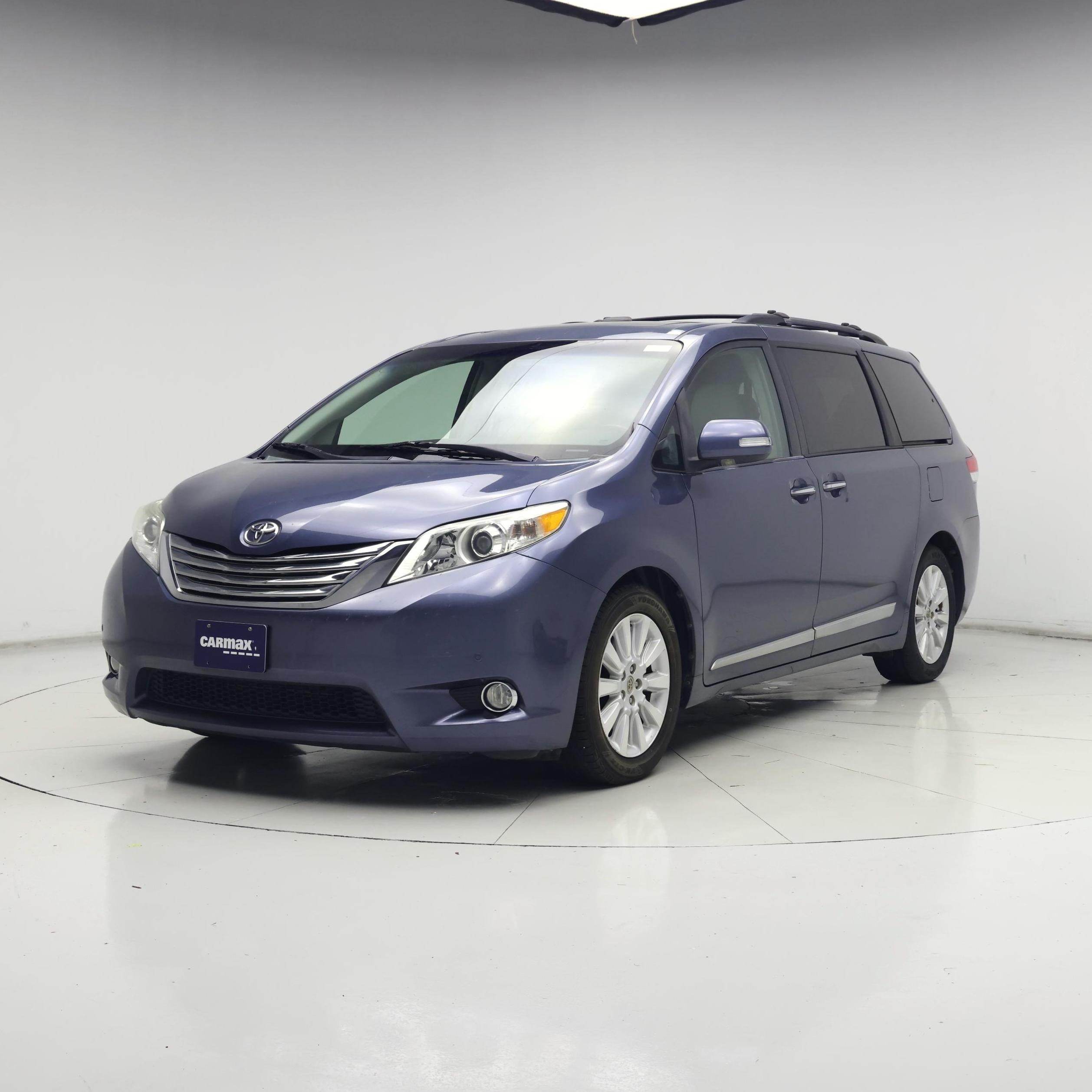 Thumbnail: 2014 Toyota Sienna - 4