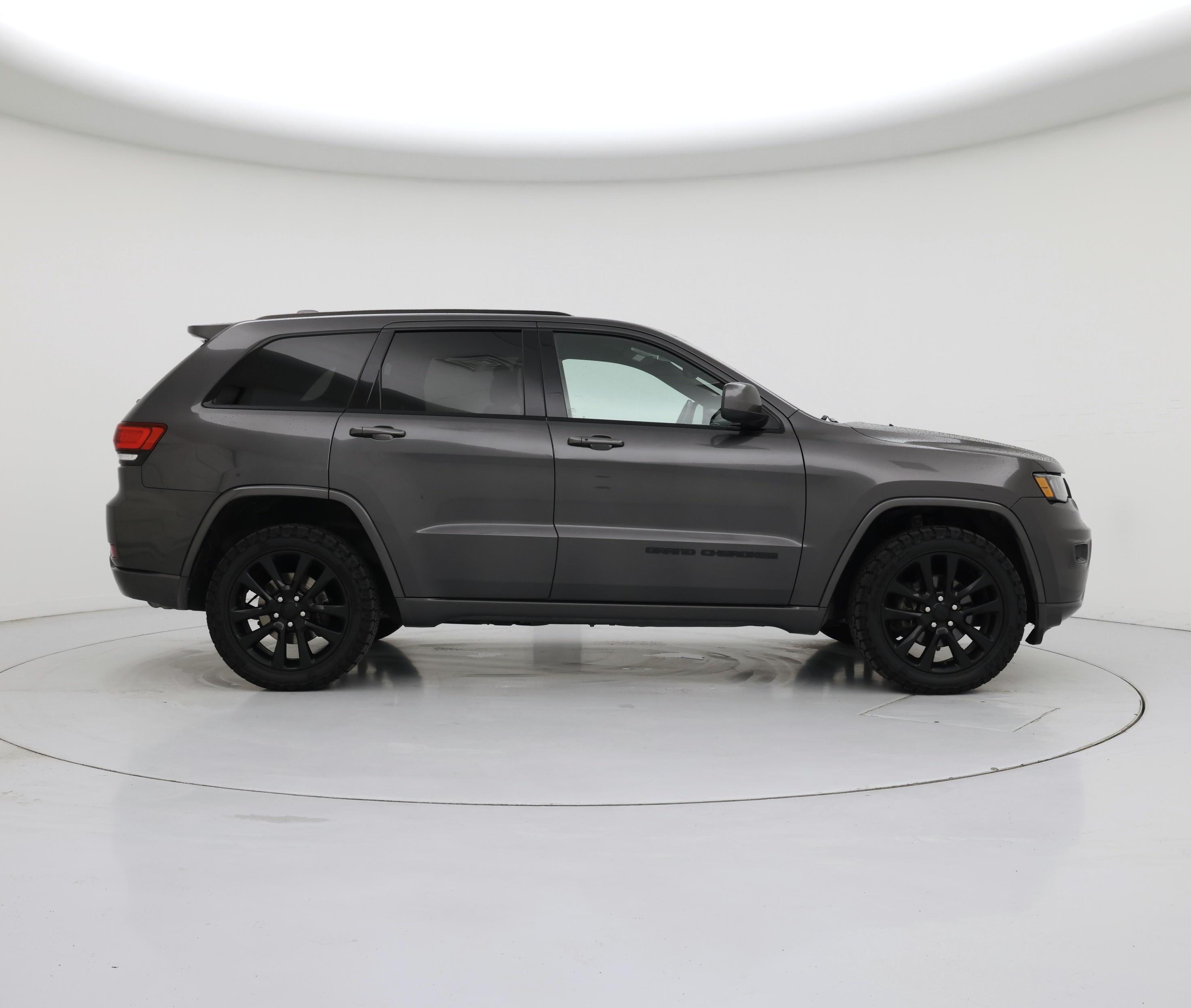 Thumbnail: 2018 Jeep Grand Cherokee - 7
