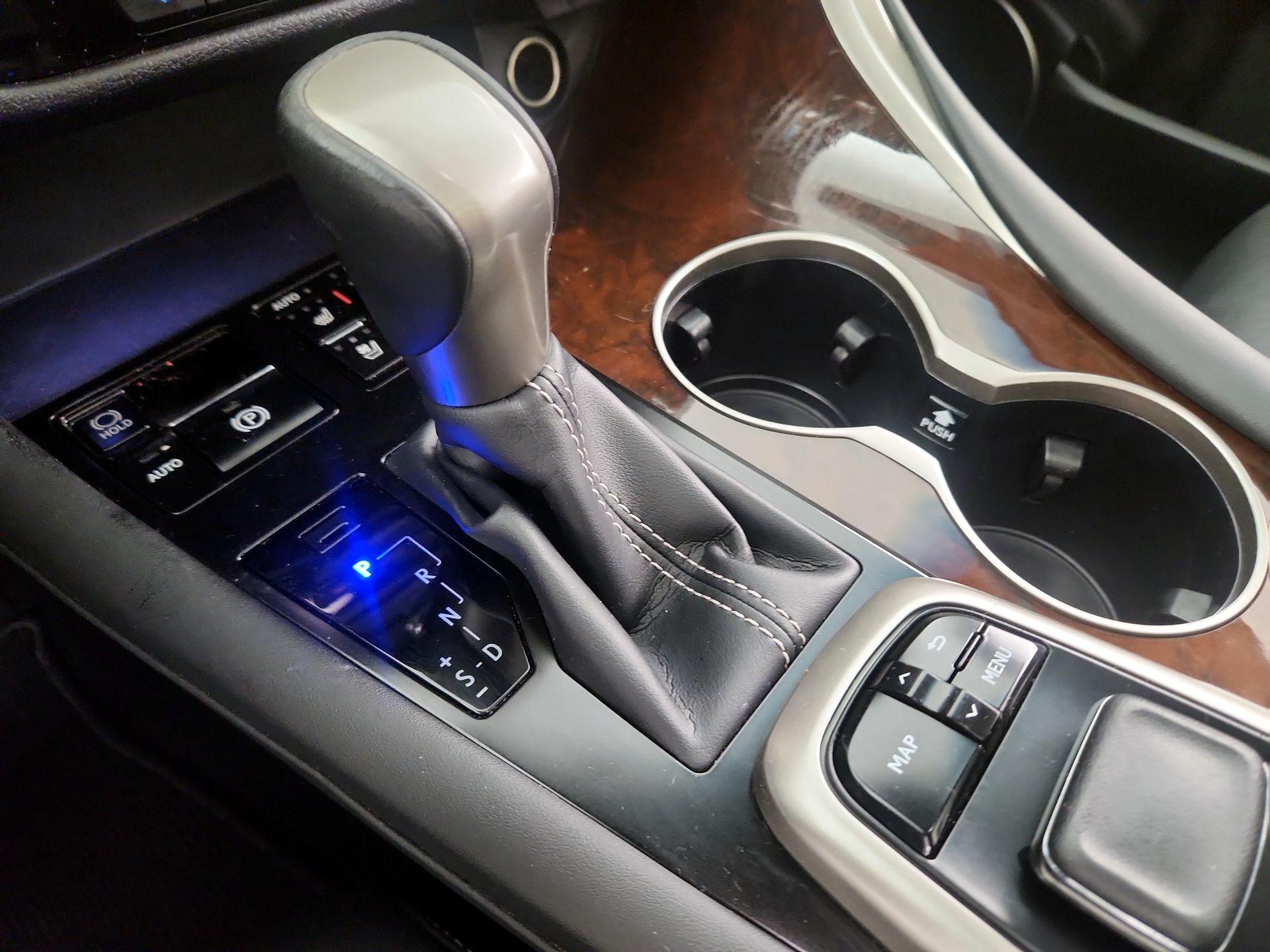 Thumbnail: 2019 Lexus RX - 18