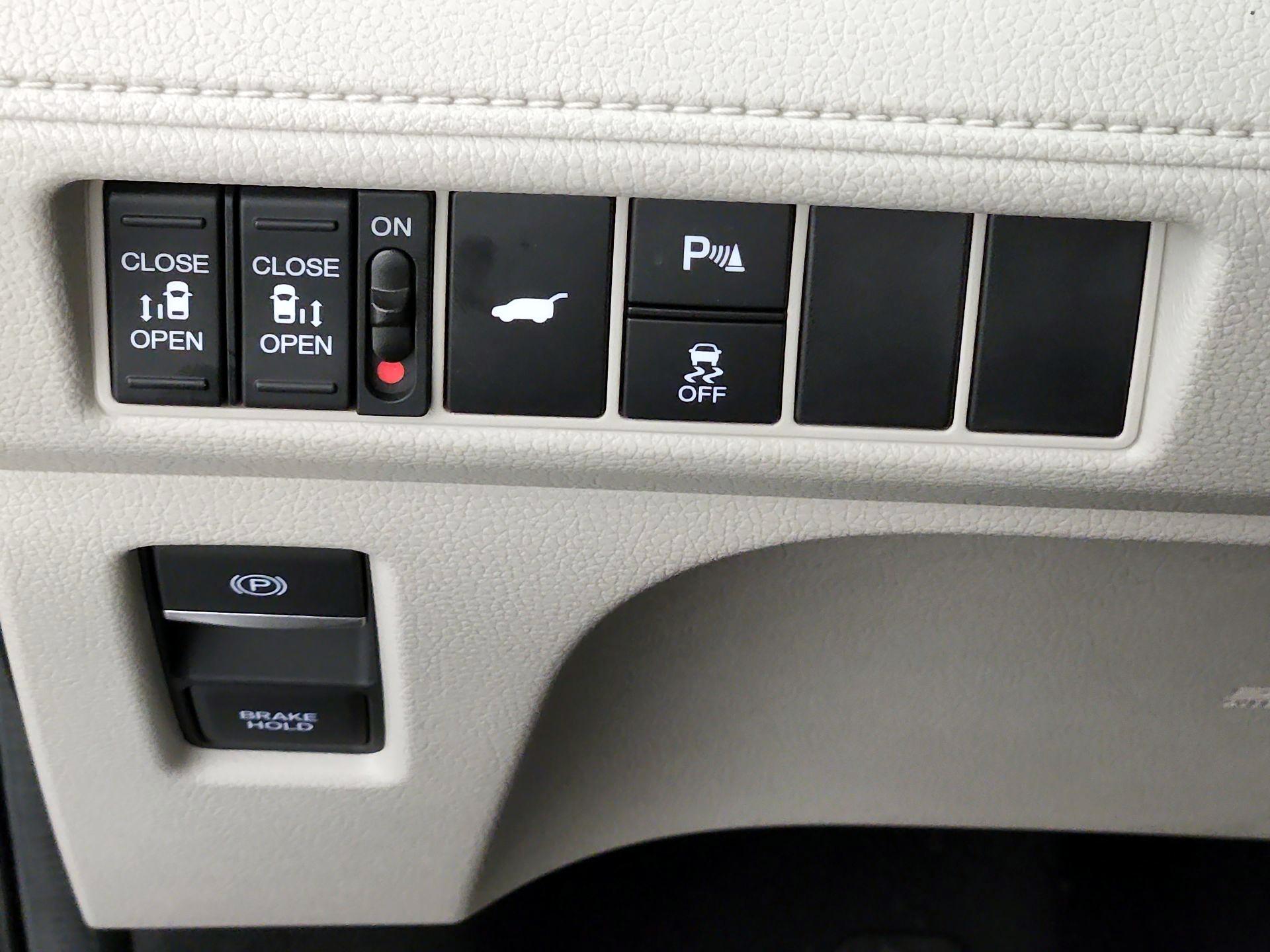 Thumbnail: 2026 Honda Odyssey - 14