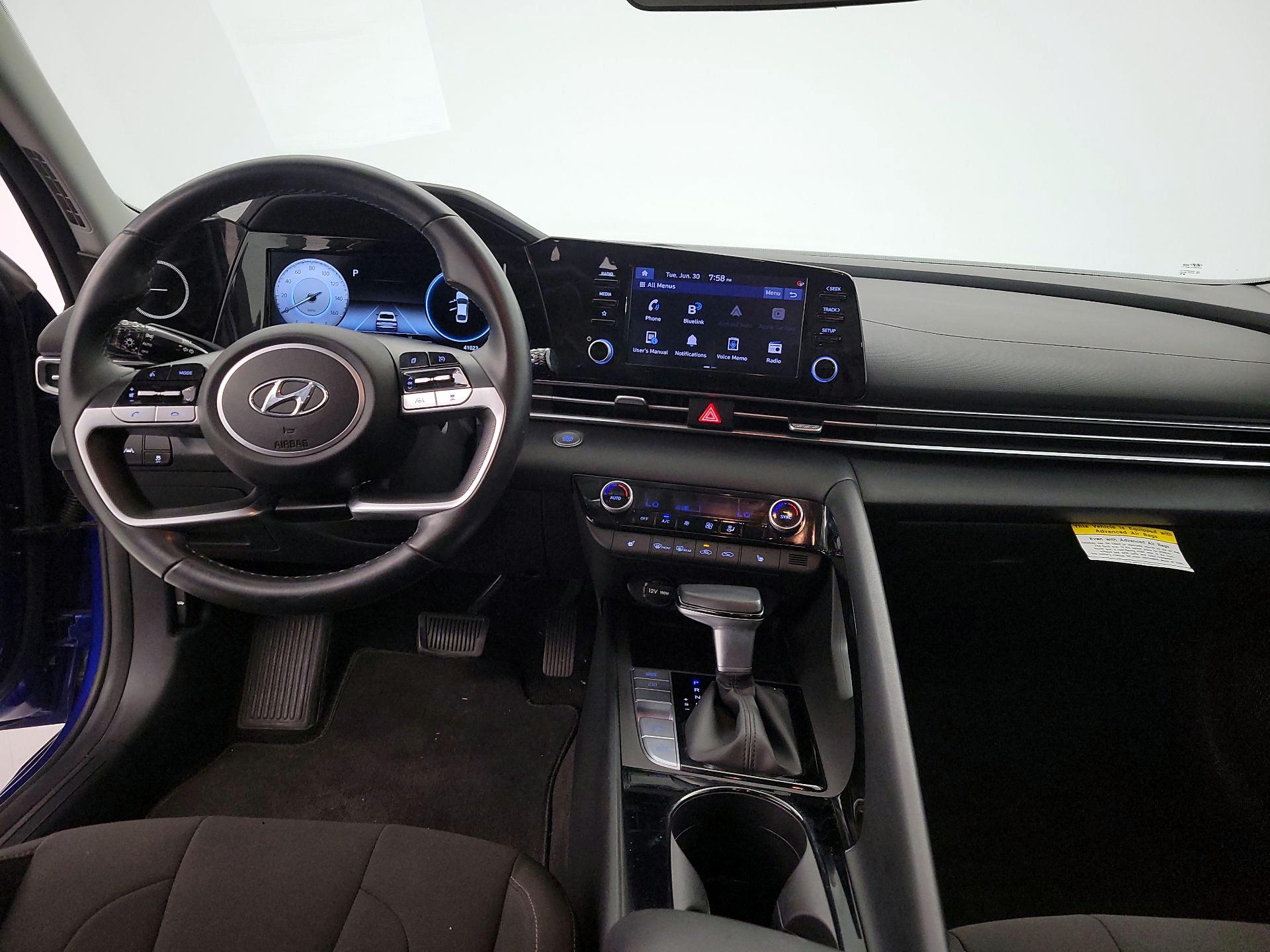 Thumbnail: 2022 Hyundai Elantra - 9