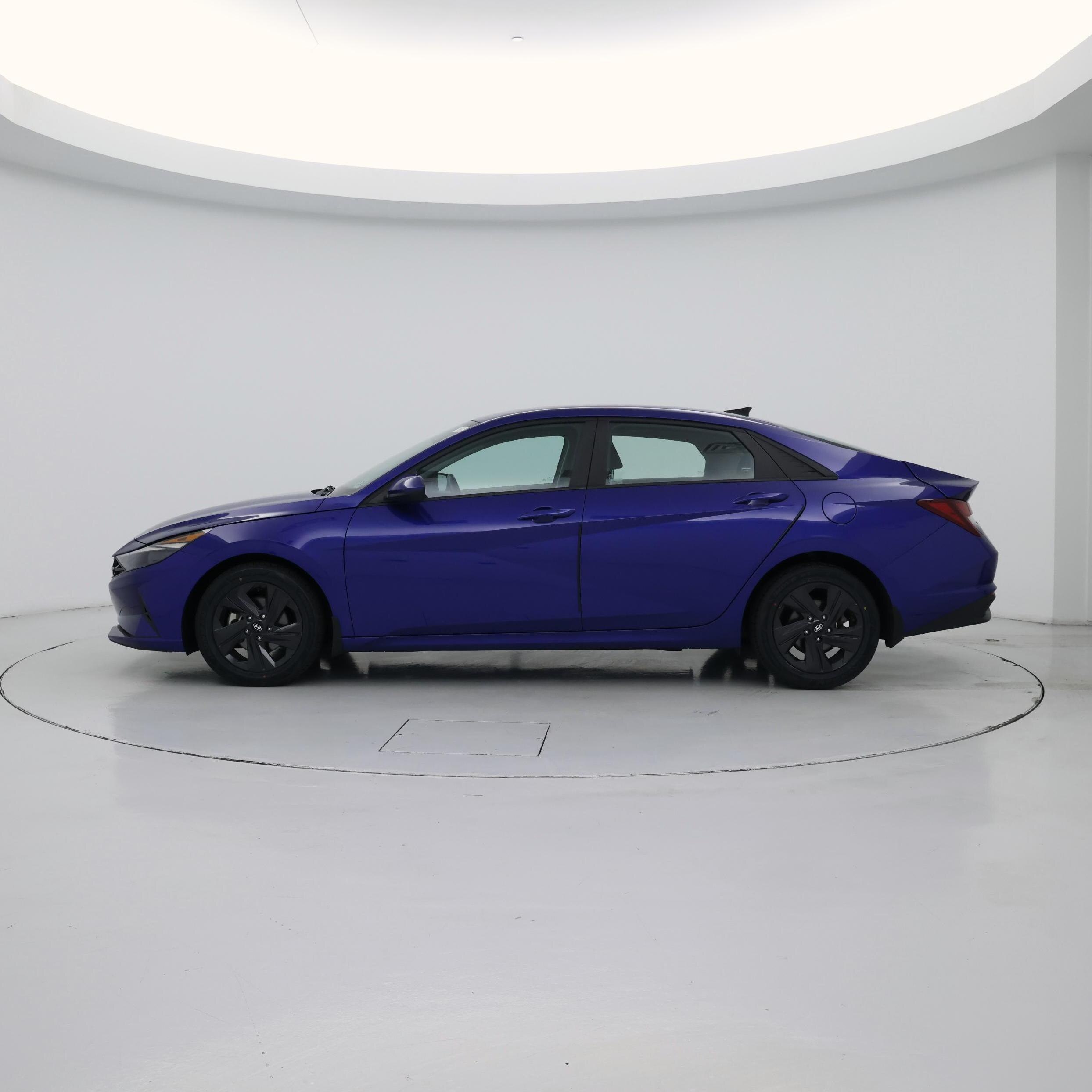 Thumbnail: 2022 Hyundai Elantra - 3