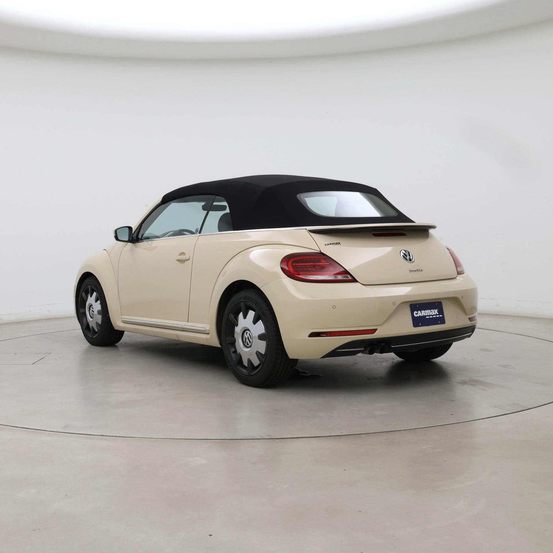 Thumbnail: 2019 Volkswagen Beetle - 2