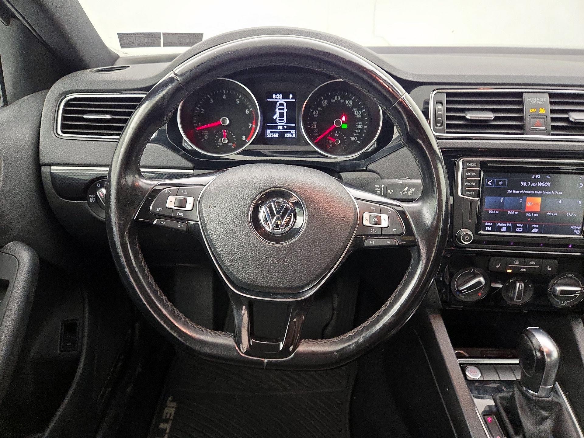 Thumbnail: 2018 Volkswagen Jetta - 10