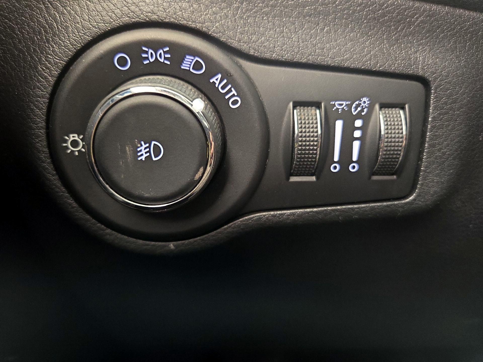 Thumbnail: 2017 Jeep Compass - 13