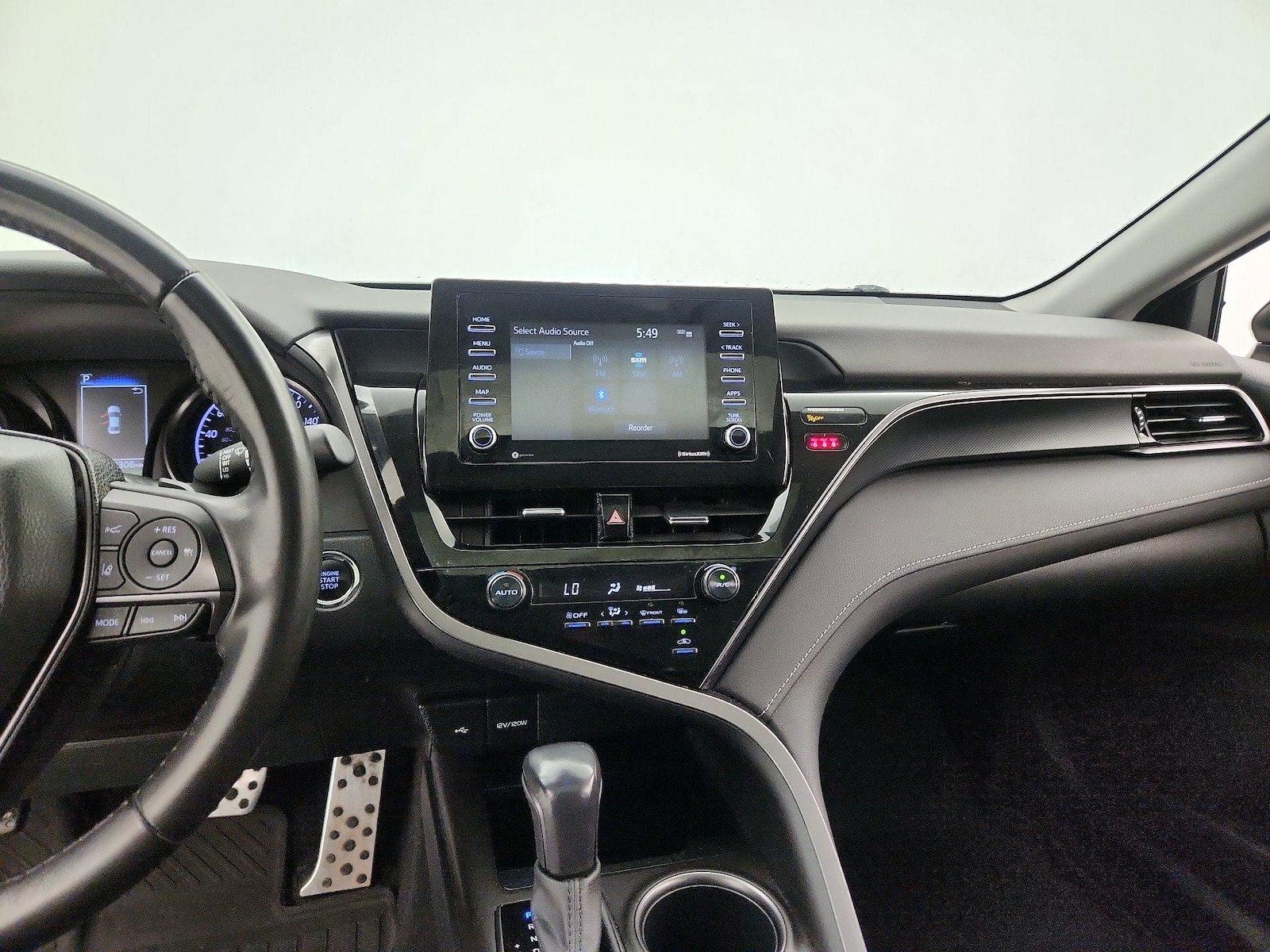 2021 Toyota Camry SE - Photo 10
