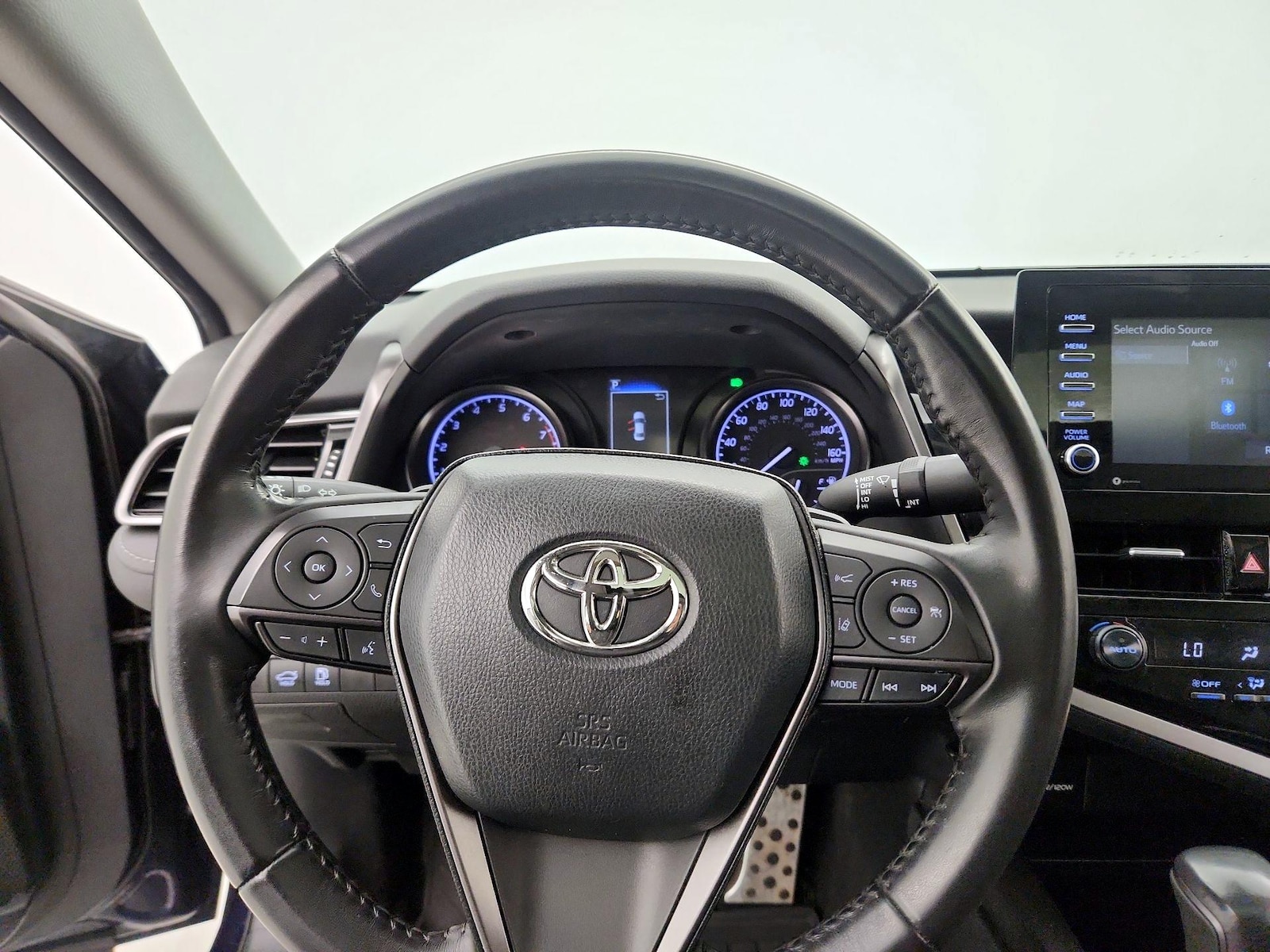 2021 Toyota Camry SE - Photo 11