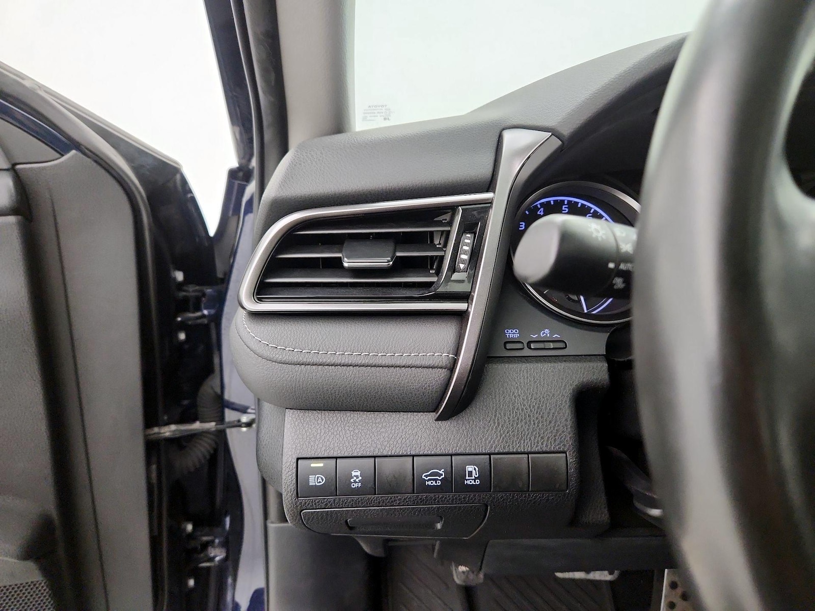 2021 Toyota Camry SE - Photo 14