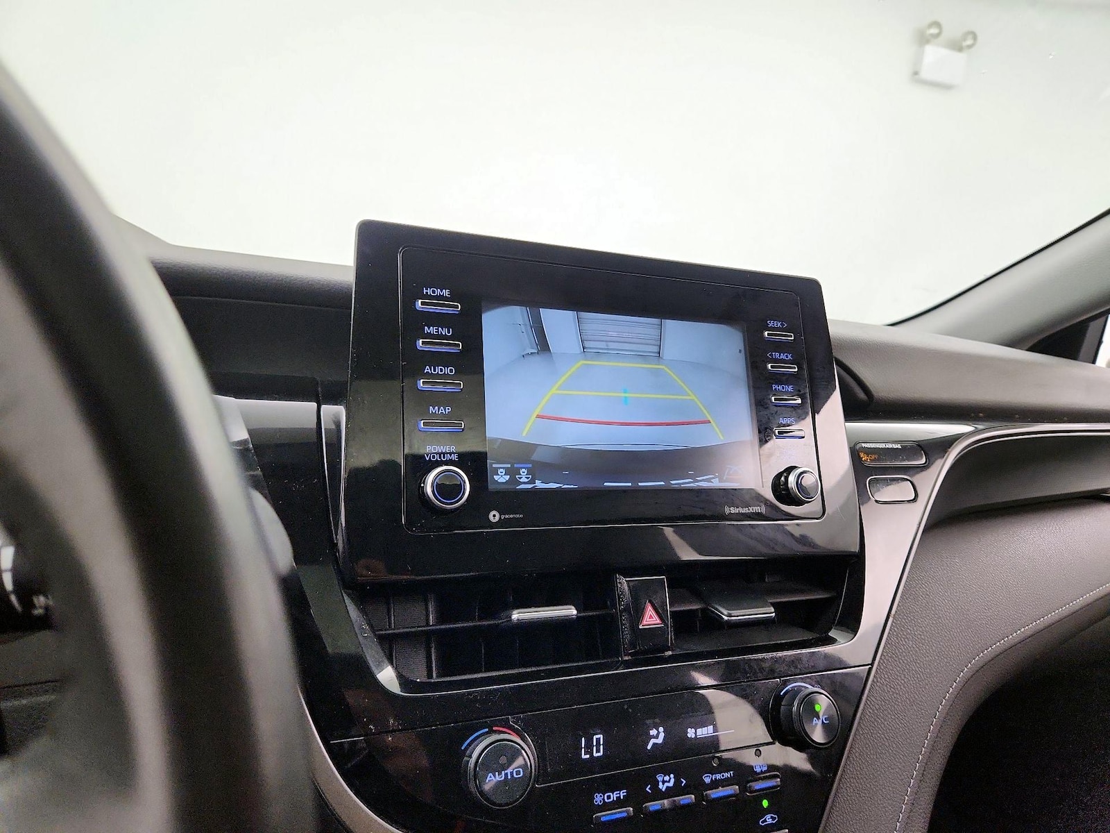 2021 Toyota Camry SE - Photo 15