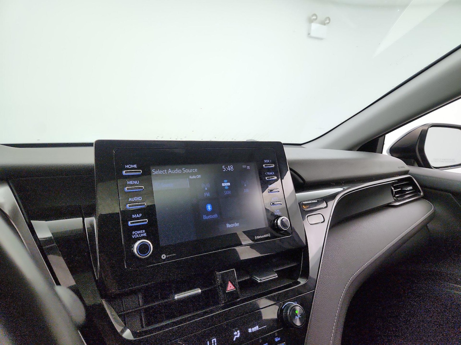 2021 Toyota Camry SE - Photo 16