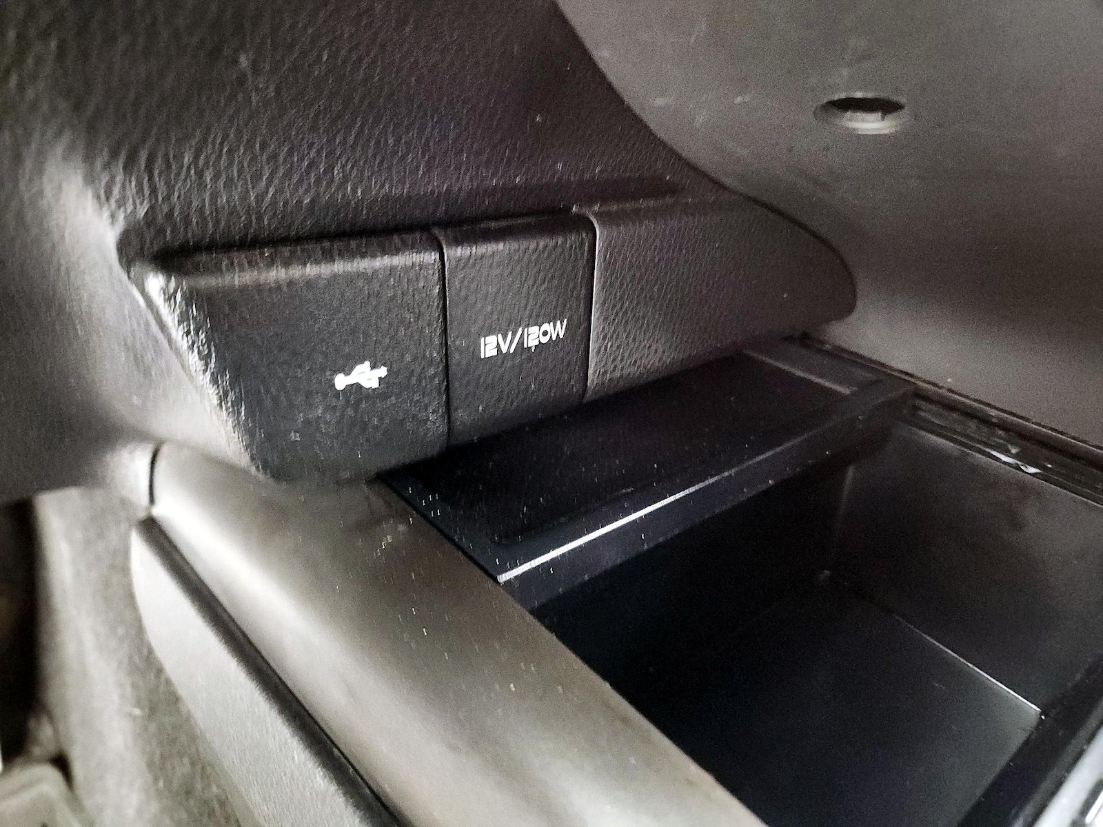 2021 Toyota Camry SE - Photo 19