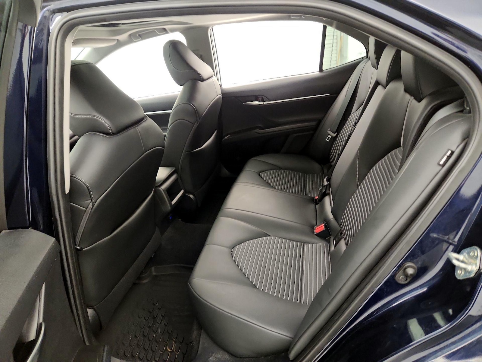 2021 Toyota Camry SE - Photo 21