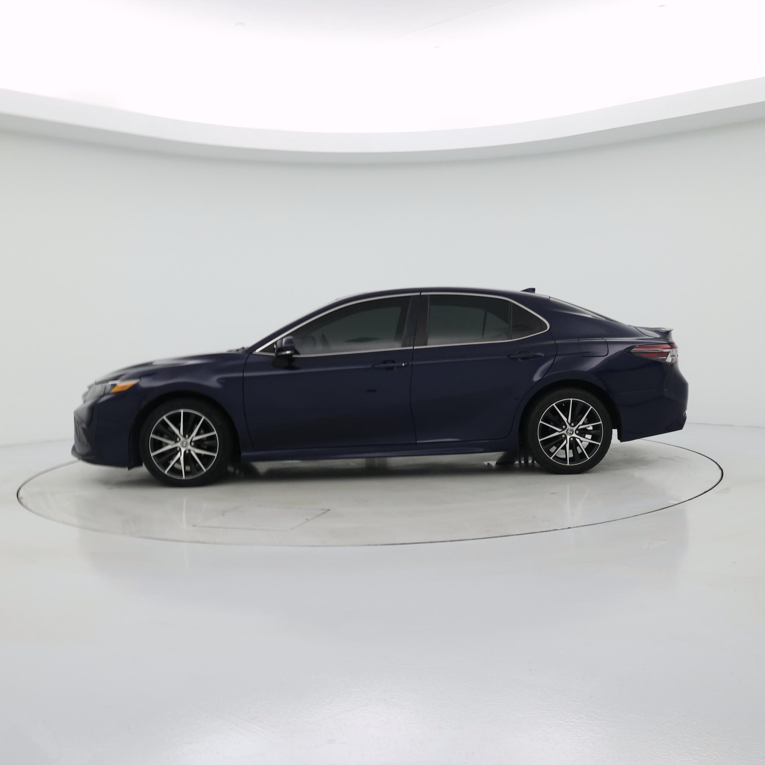 Thumbnail: 2021 Toyota Camry - 3