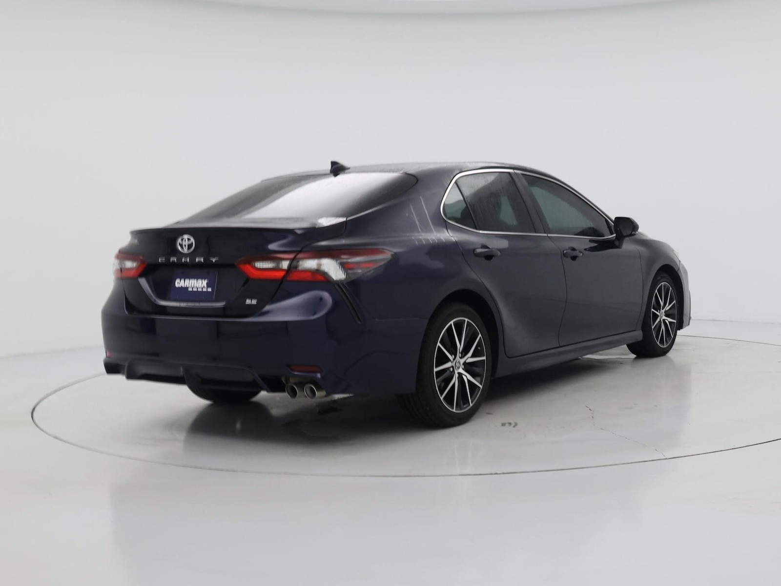 2021 Toyota Camry SE - Photo 9